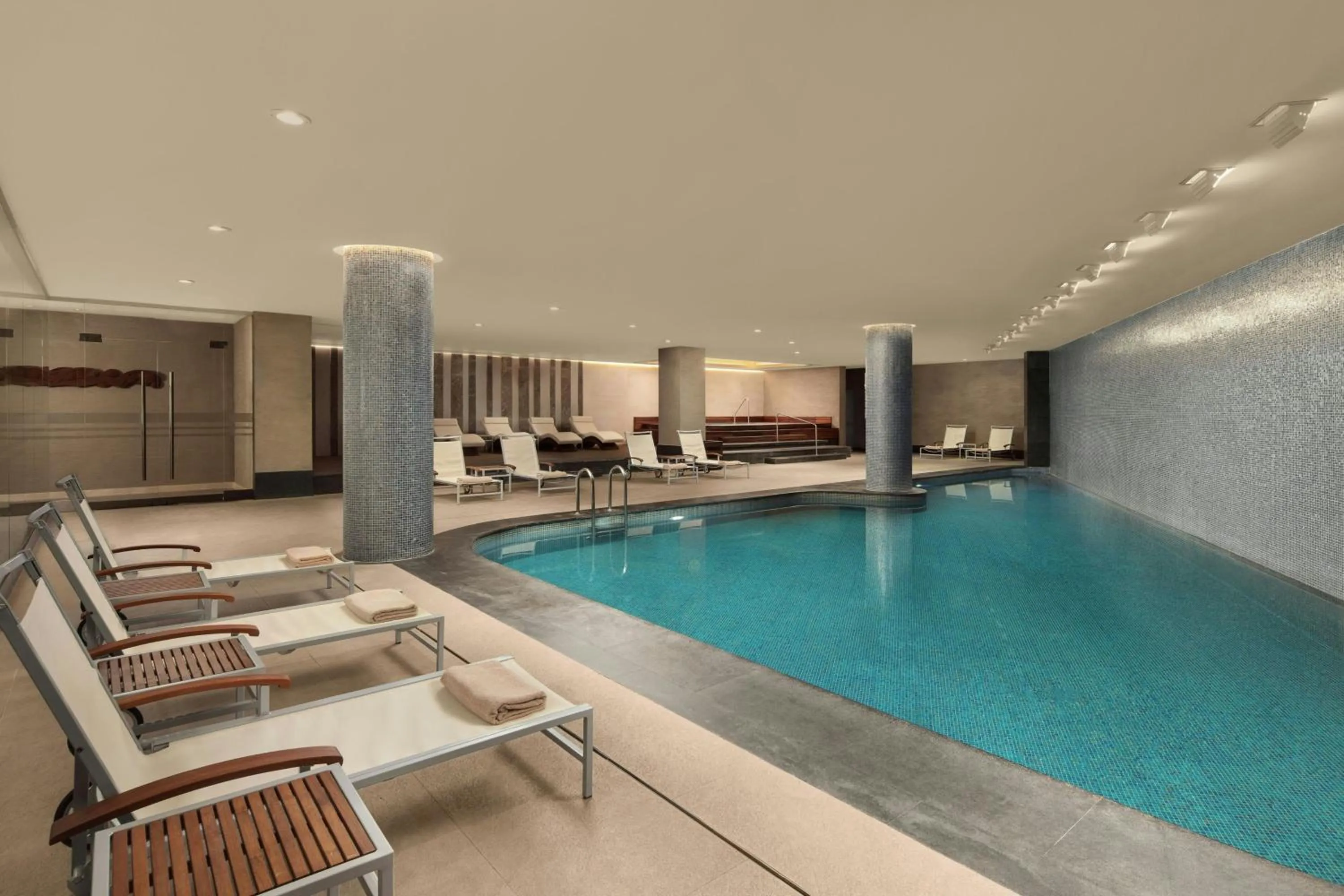 Swimming pool in Sheraton Istanbul Levent