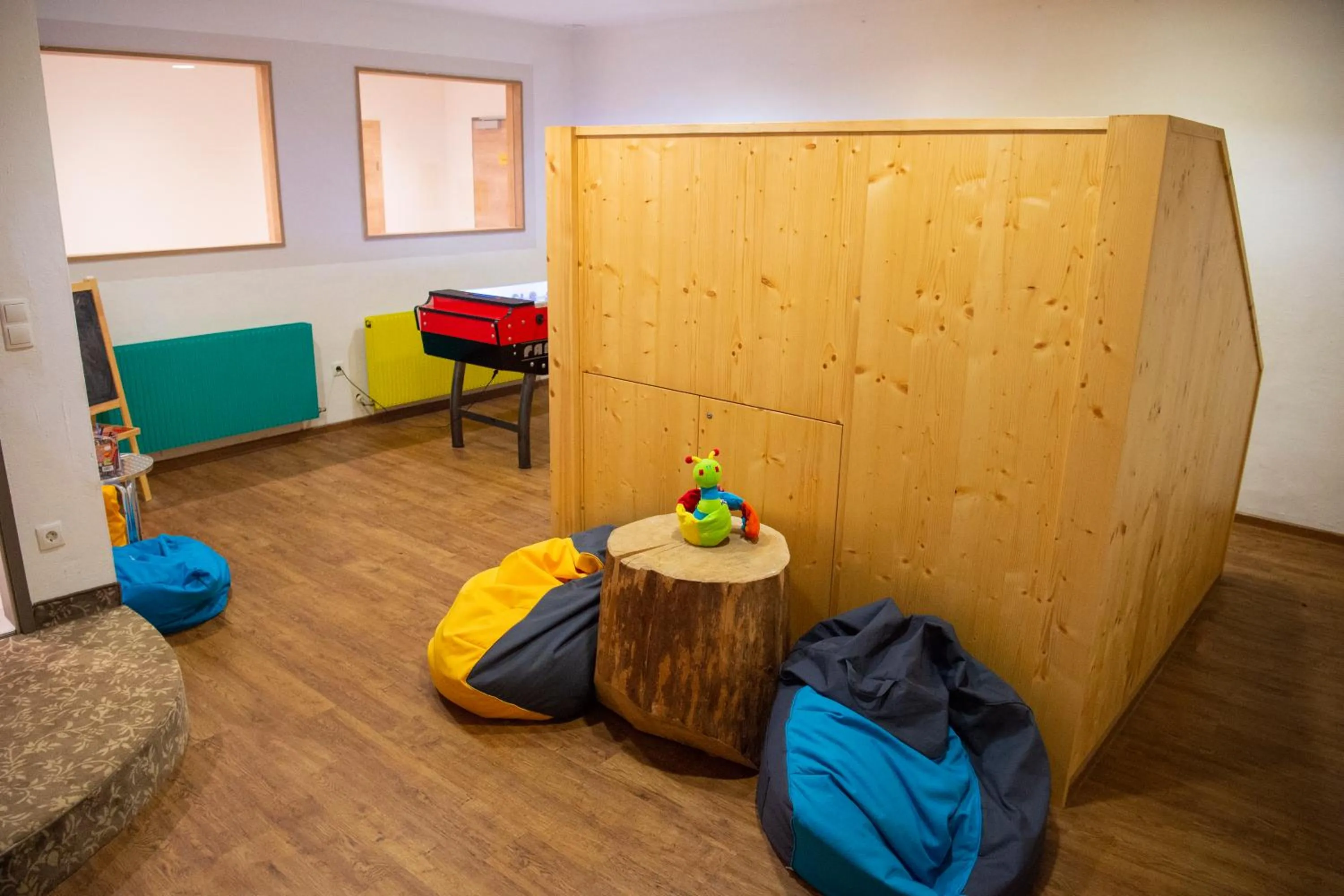 Children play ground, Bed in Sporthotel Radstadt