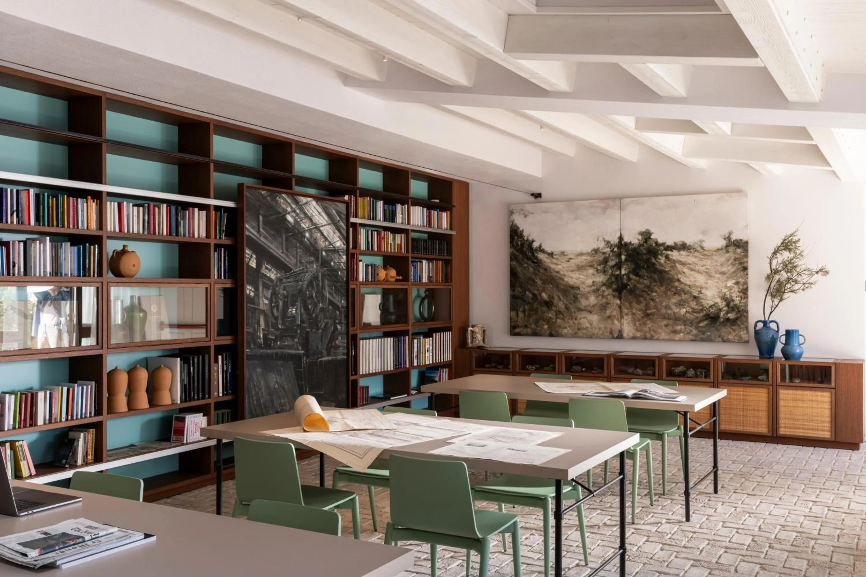 Library in Hotel Le Dune Piscinas