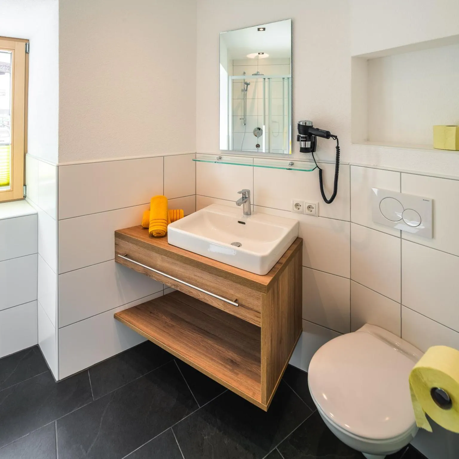 Shower in Nowders Apartments