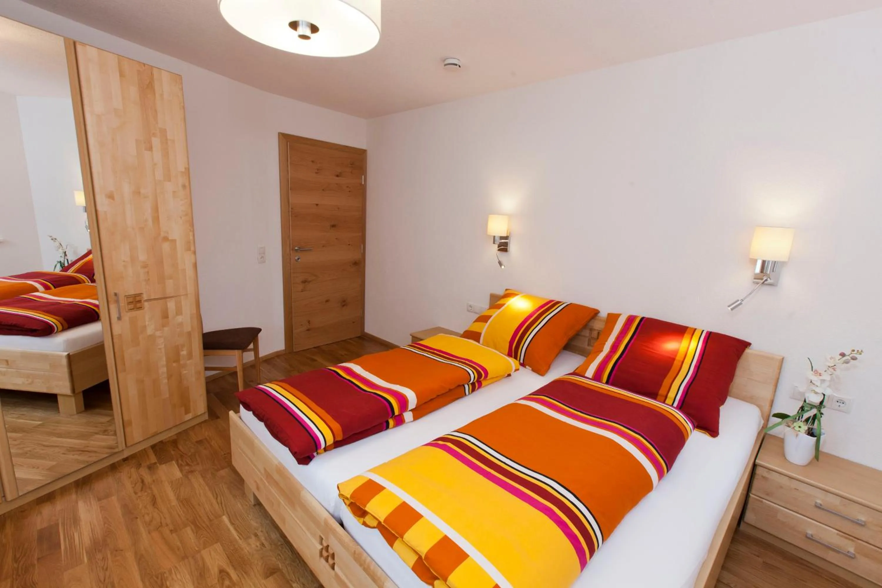 Photo of the whole room, Bed in Nowders Apartments