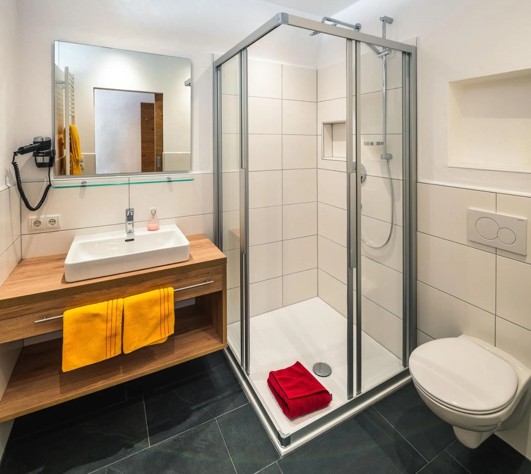 Shower in Nowders Apartments