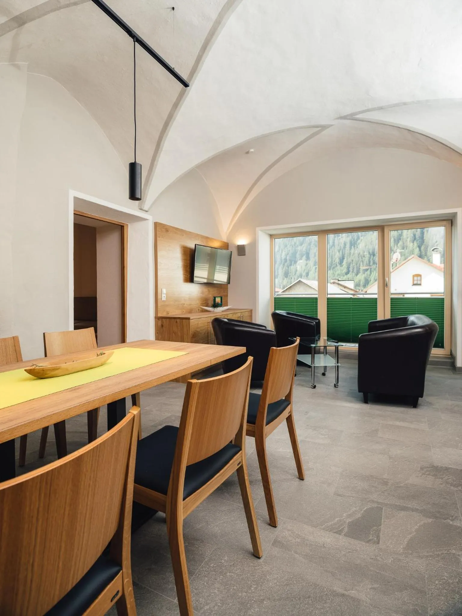 Communal lounge/ TV room in Nowders Apartments