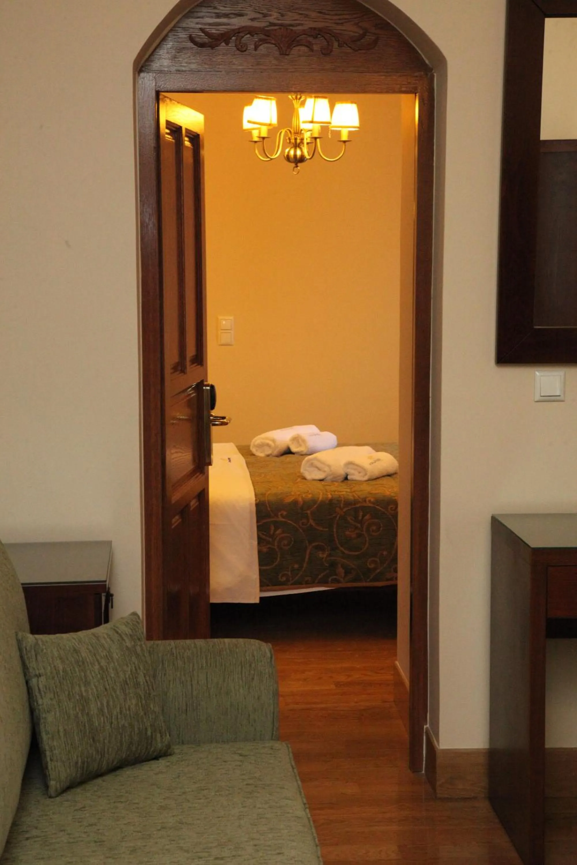 Bed in Apollonion Palace