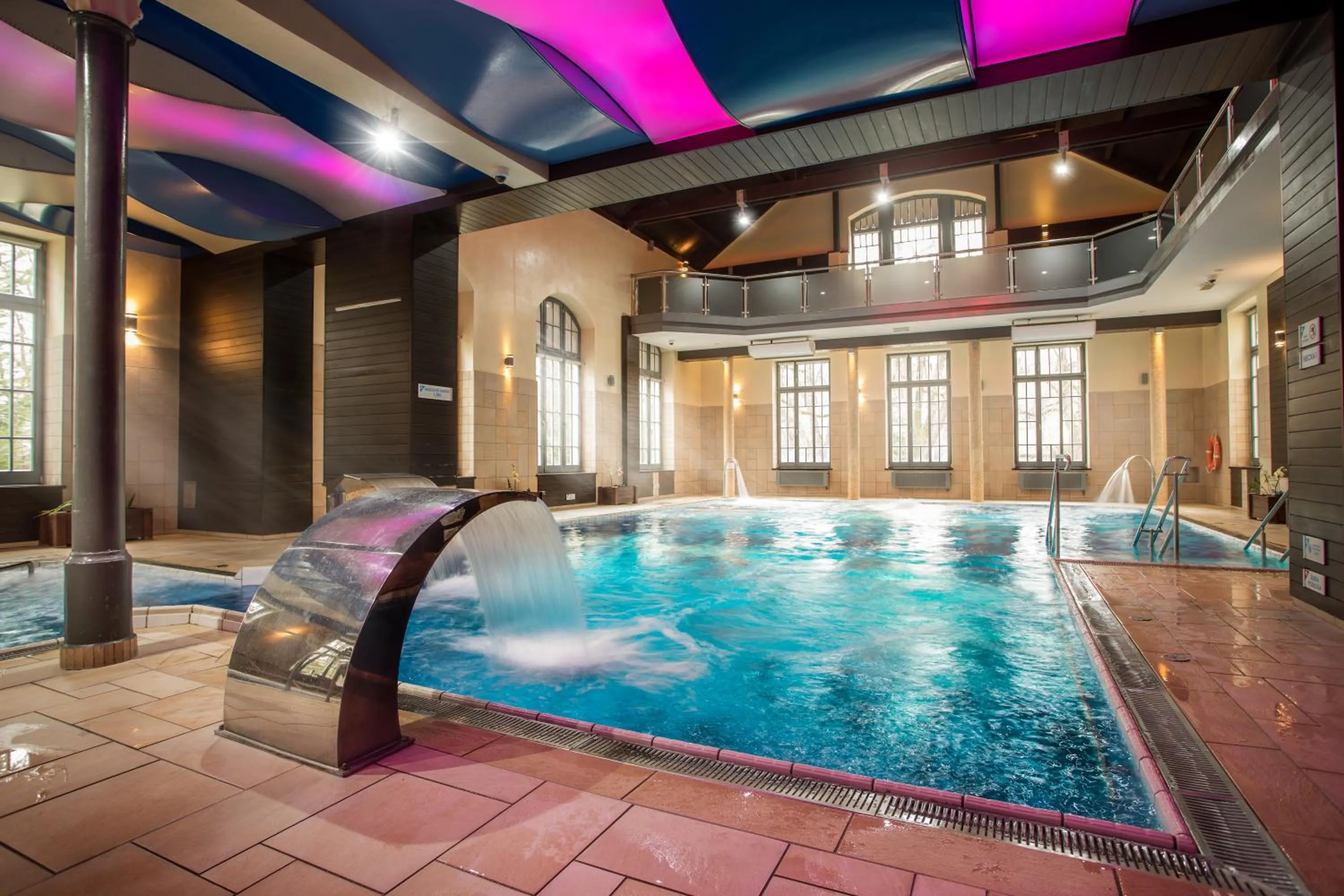 Swimming pool in Willa Mała Pieniawa