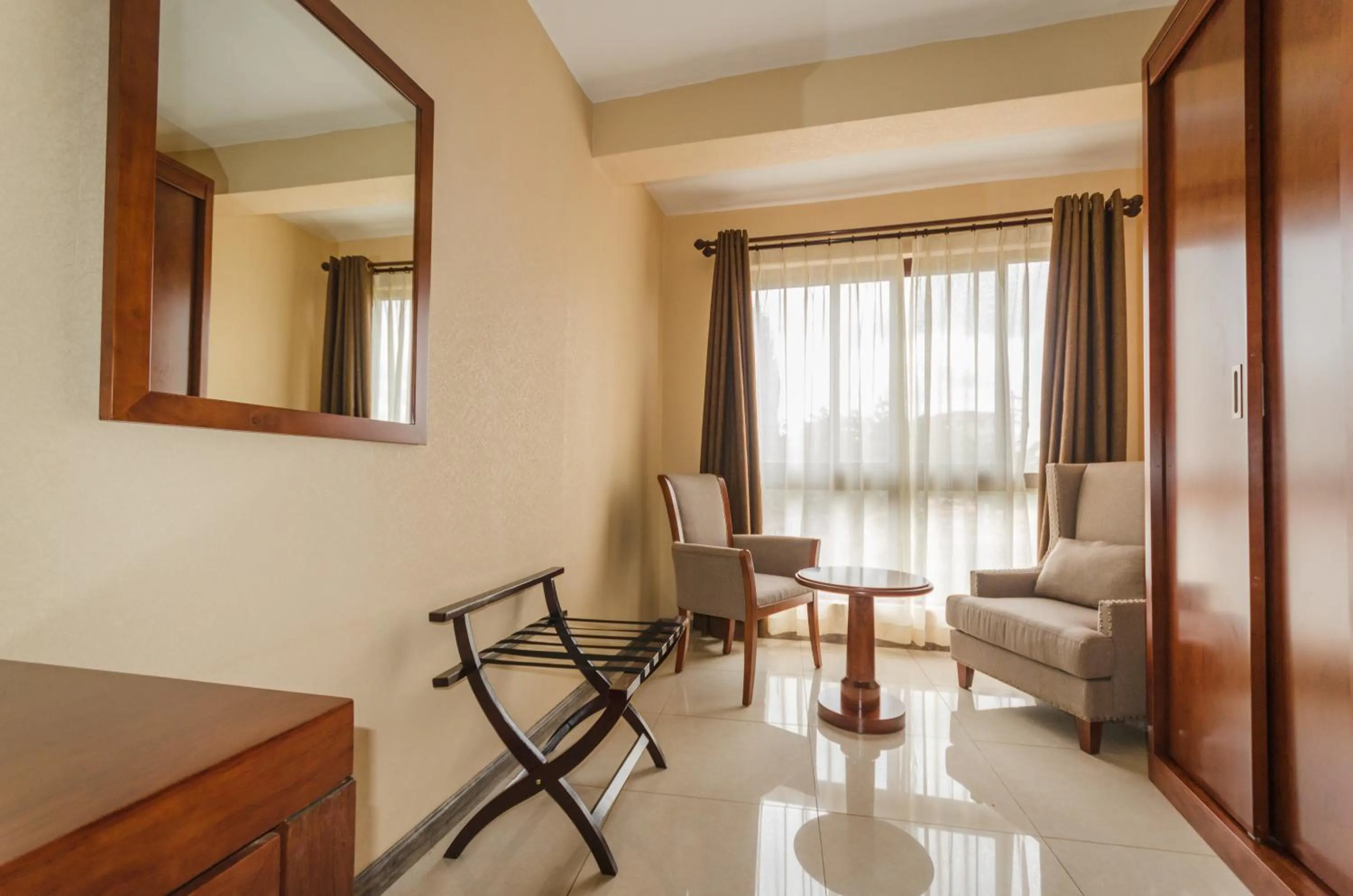 Seating area in Hillside Plaza Hotel