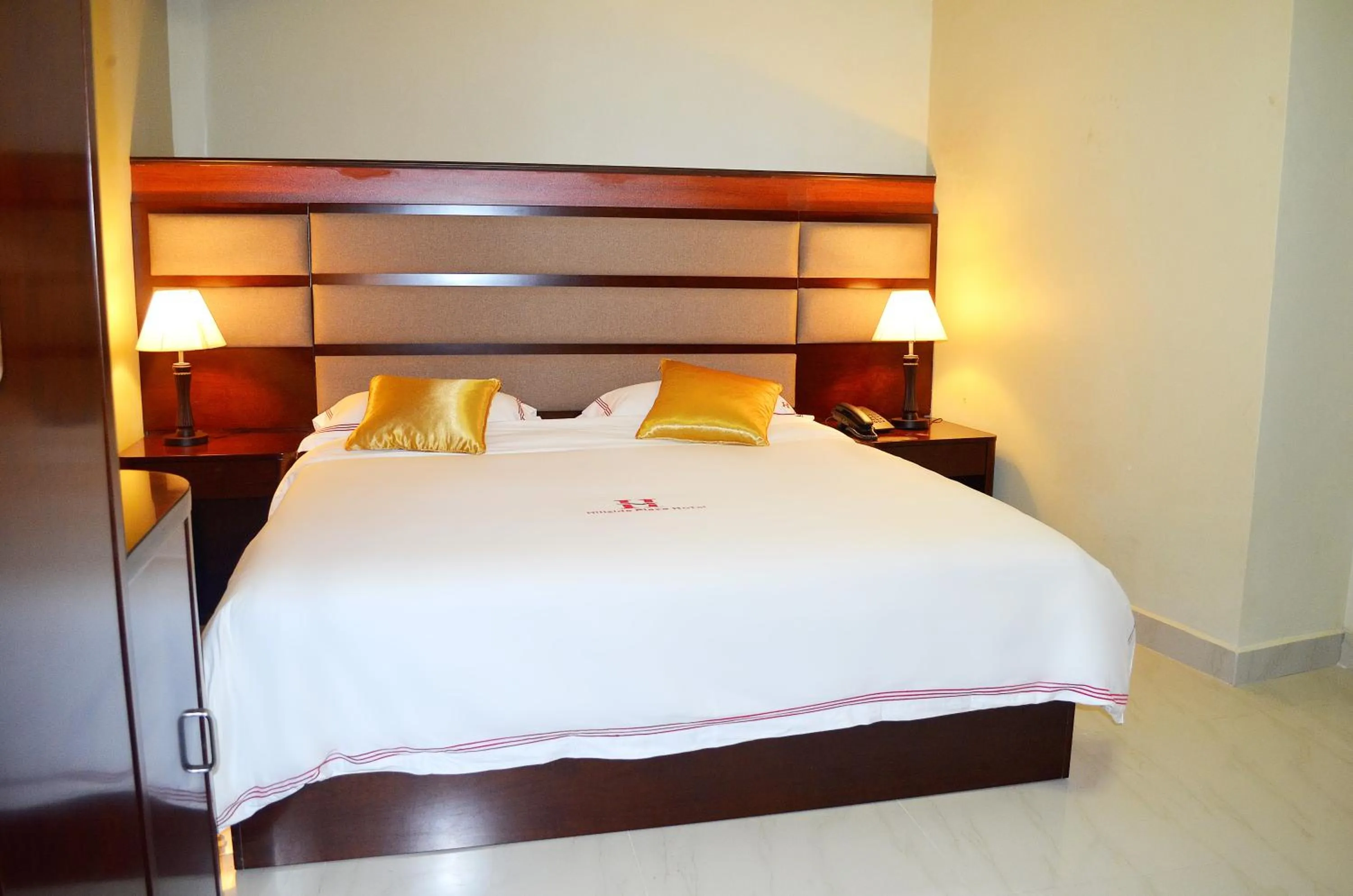 Decorative detail in Hillside Plaza Hotel