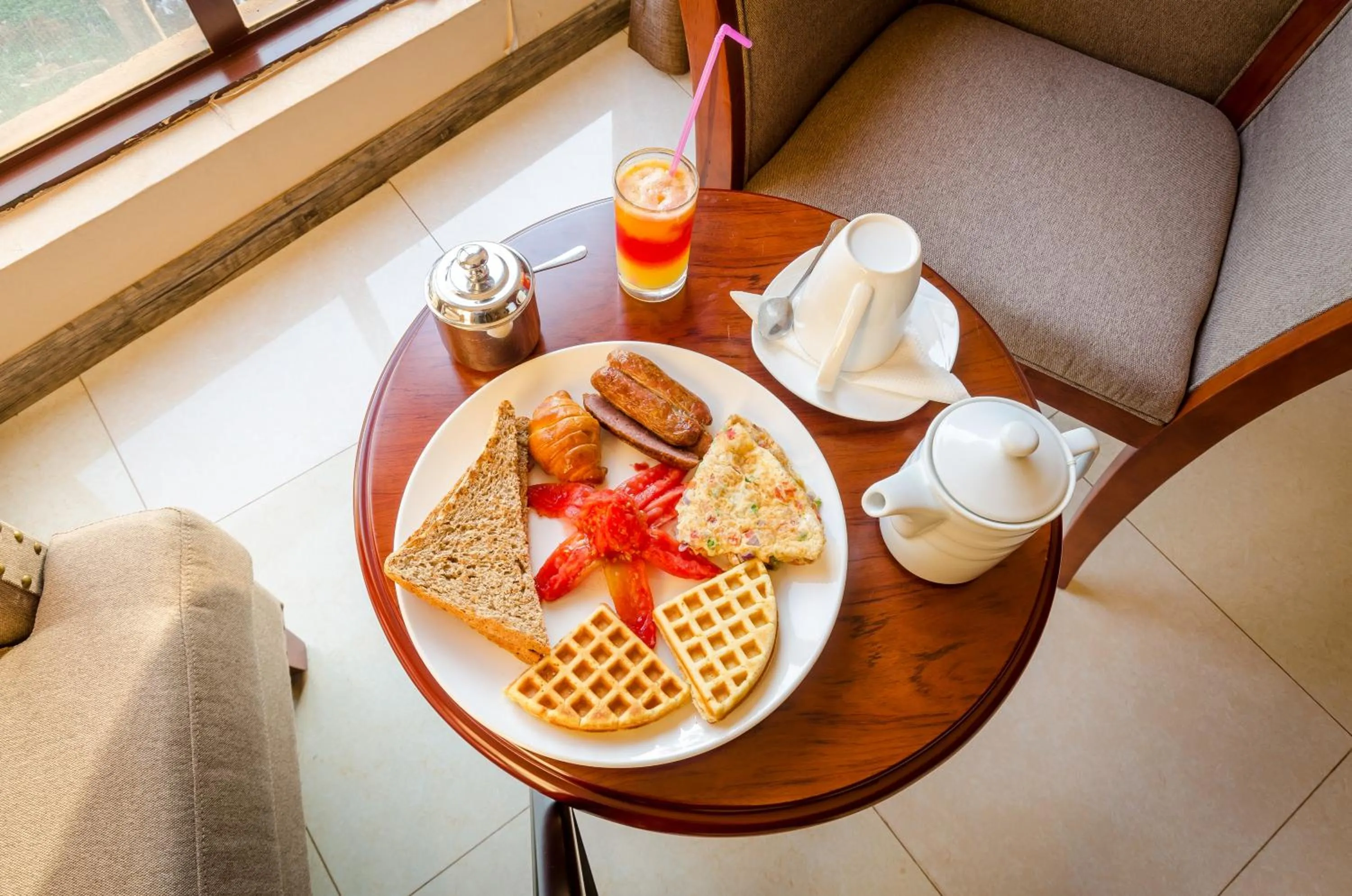 Breakfast in Hillside Plaza Hotel