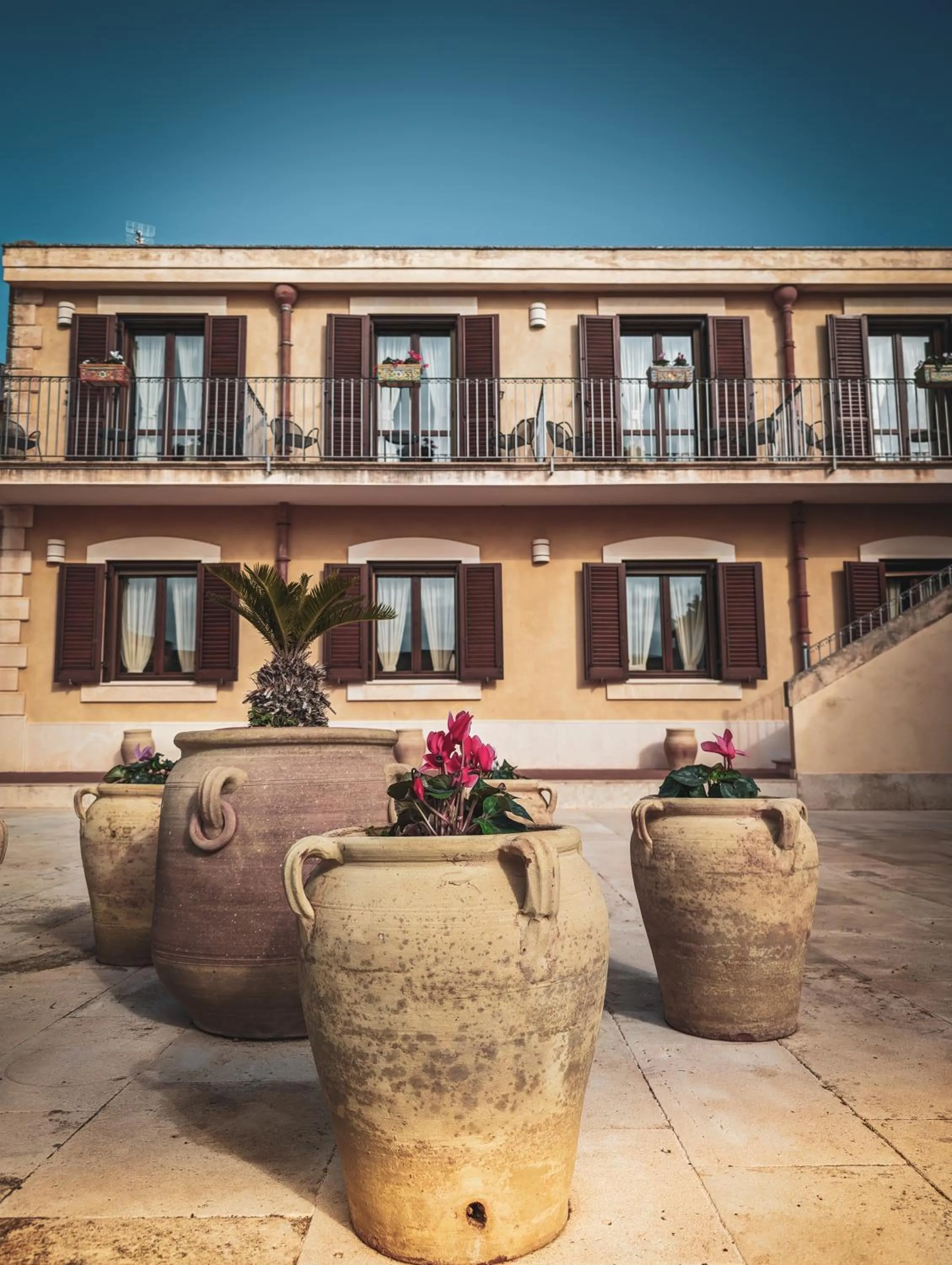Inner courtyard view in Hotel La Corte Del Sole
