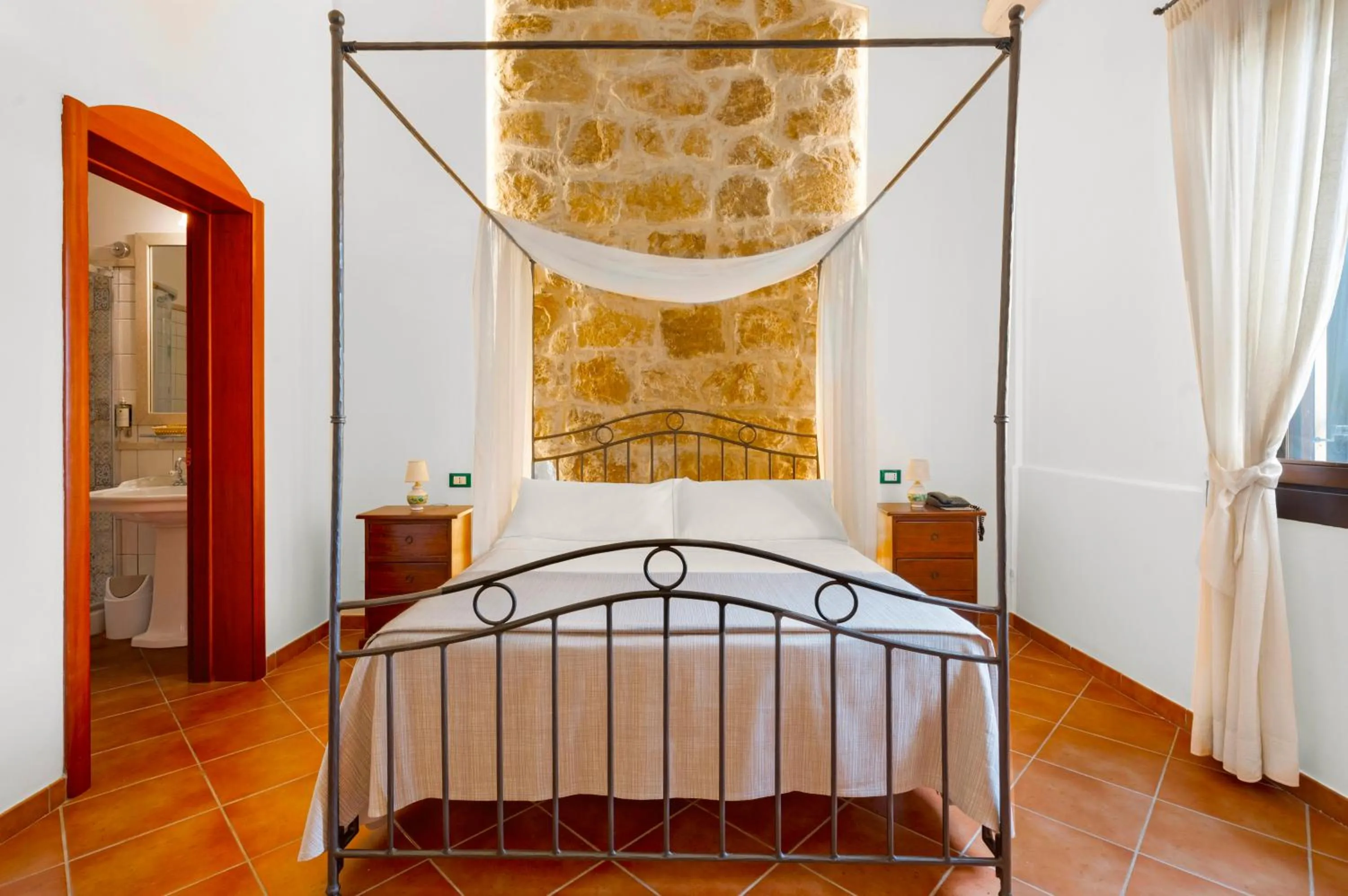 View (from property/room), Bed in Hotel La Corte Del Sole