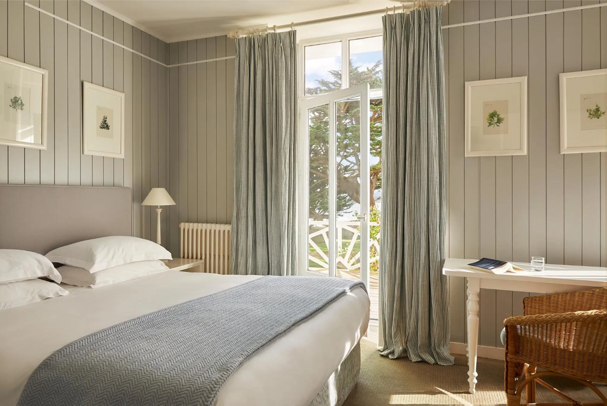 Photo of the whole room, Bed in Le Grand Hotel des Bains & Spa - Bretagne