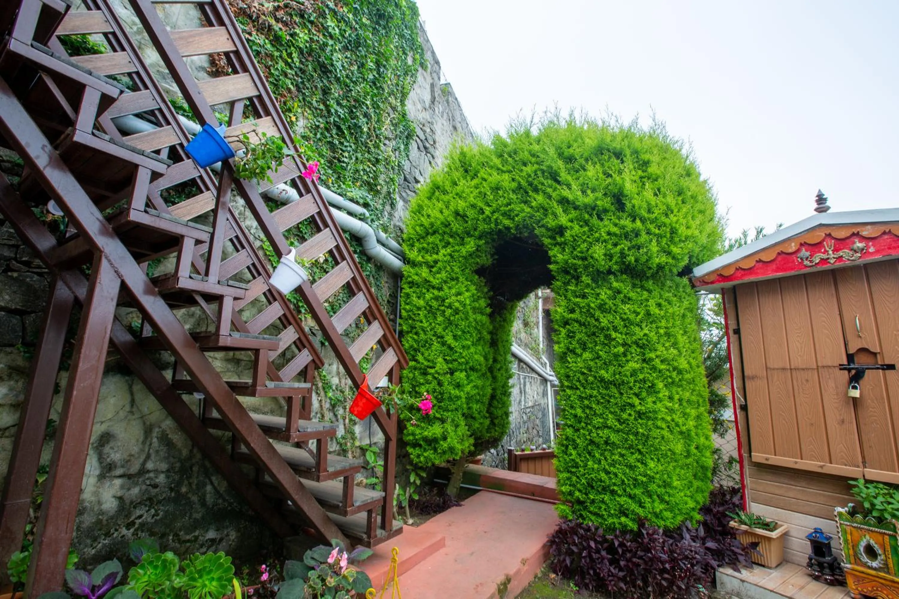 Property building in Syamantac Villa