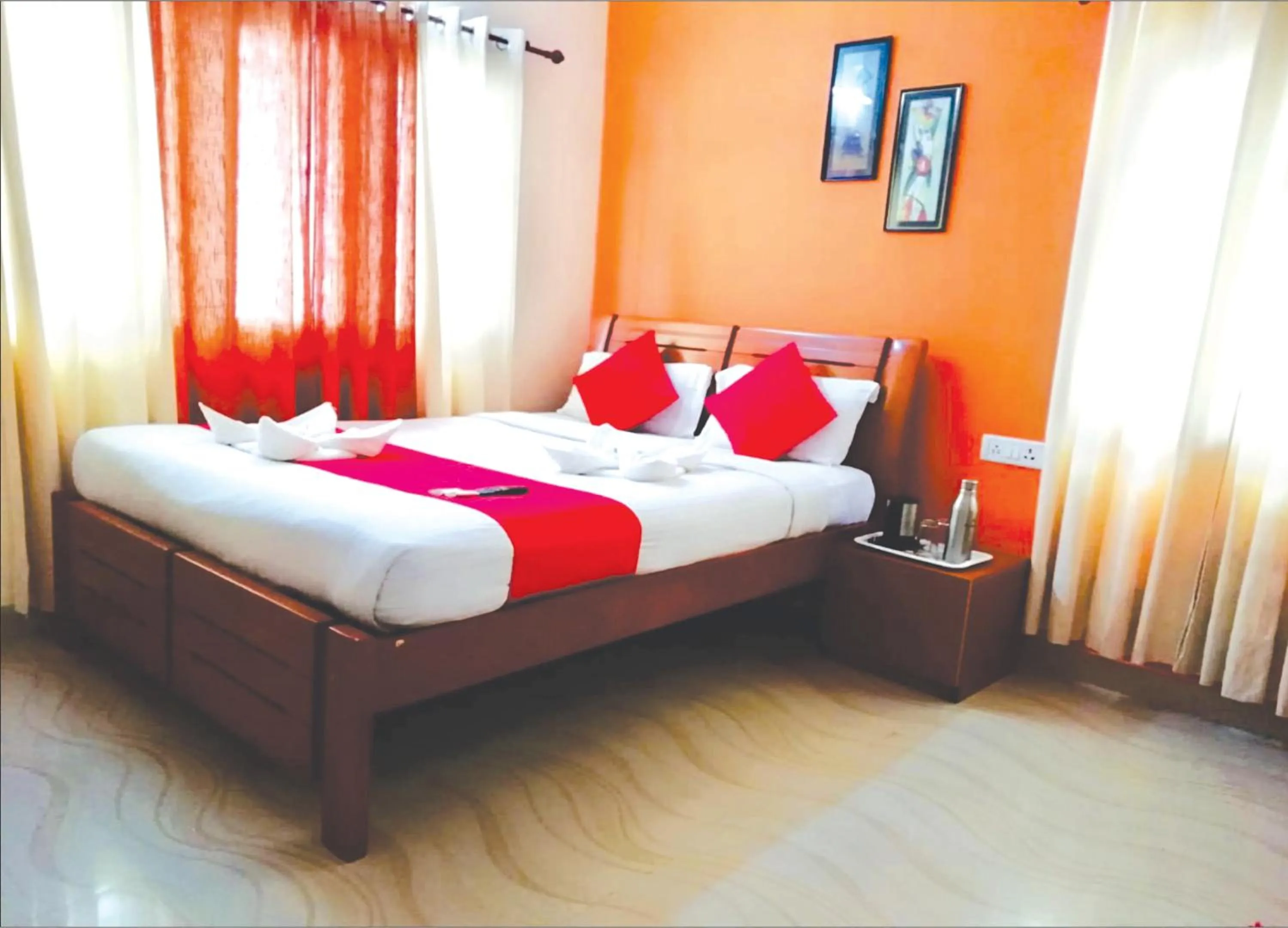 Photo of the whole room, Bed in Syamantac Villa