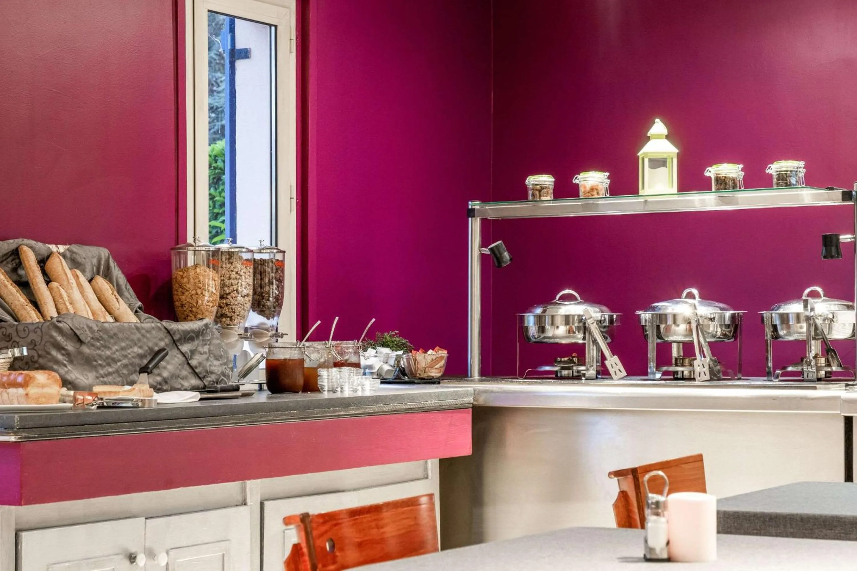 Restaurant/places to eat in Comfort Hotel Grenoble Meylan