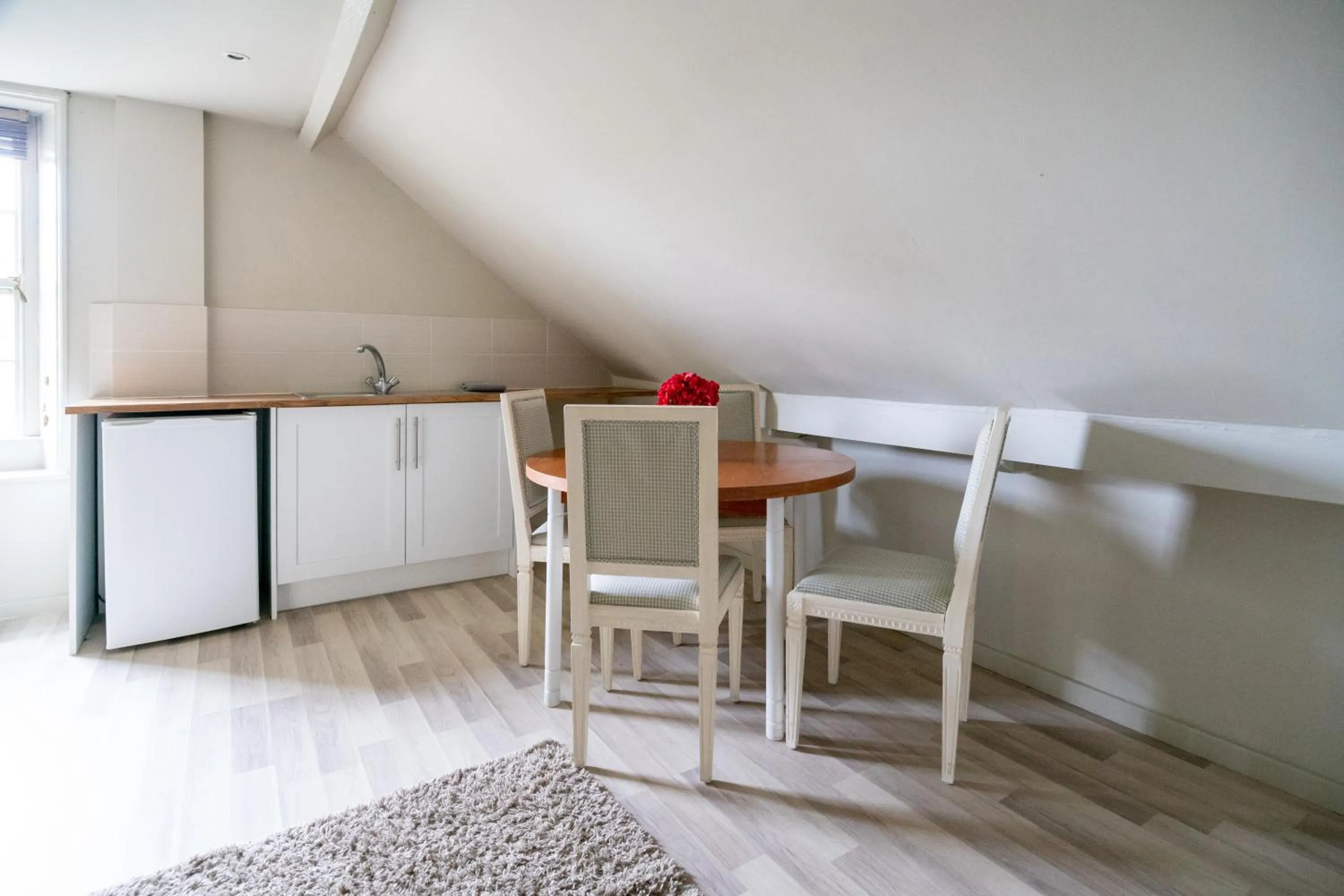 Dining area in The George