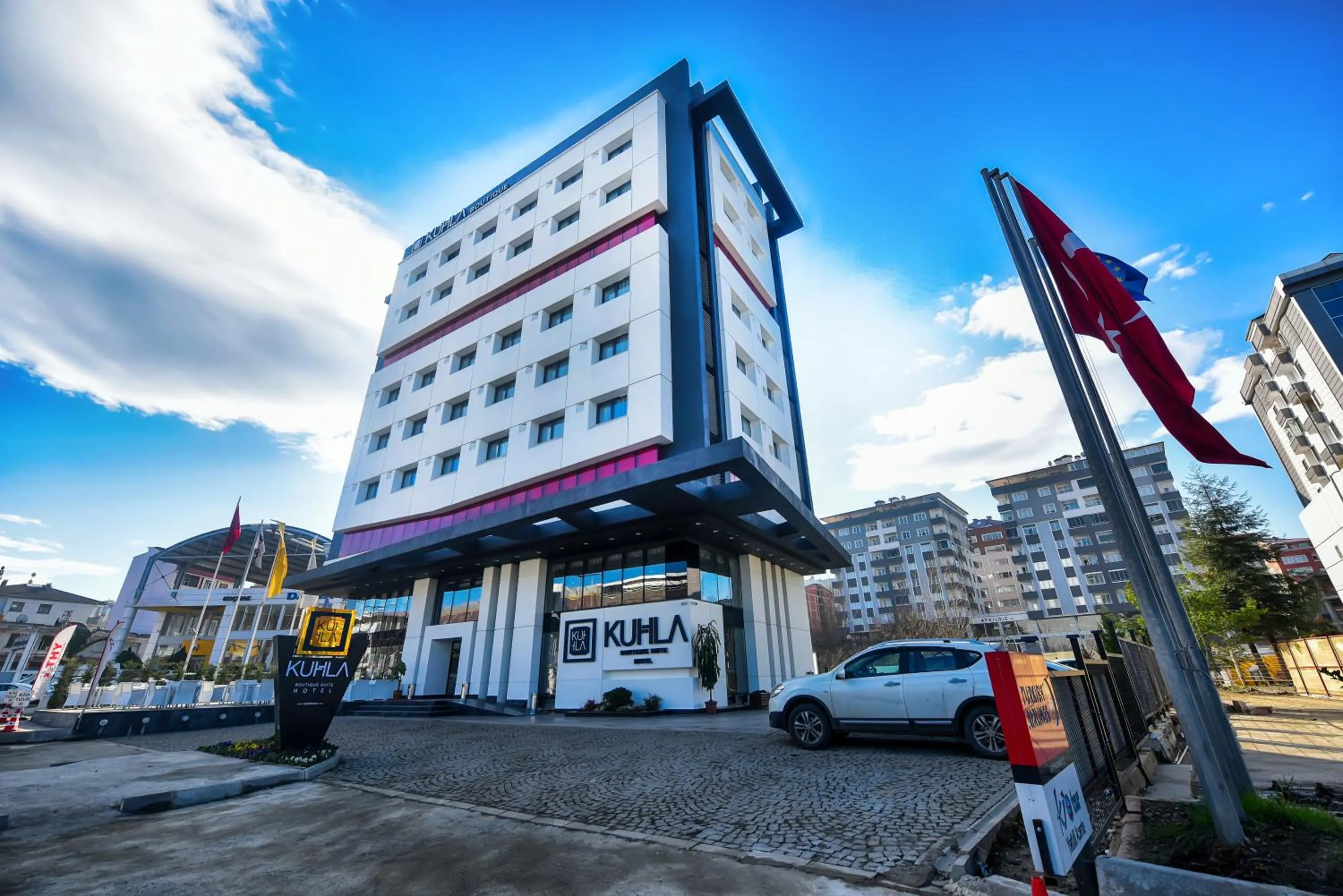 Property building in Kuhla Hotel