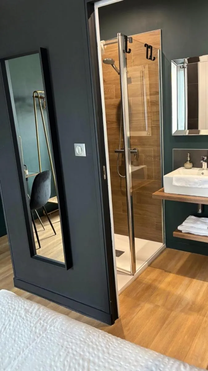 Bathroom in Hôtel Le Tiburon