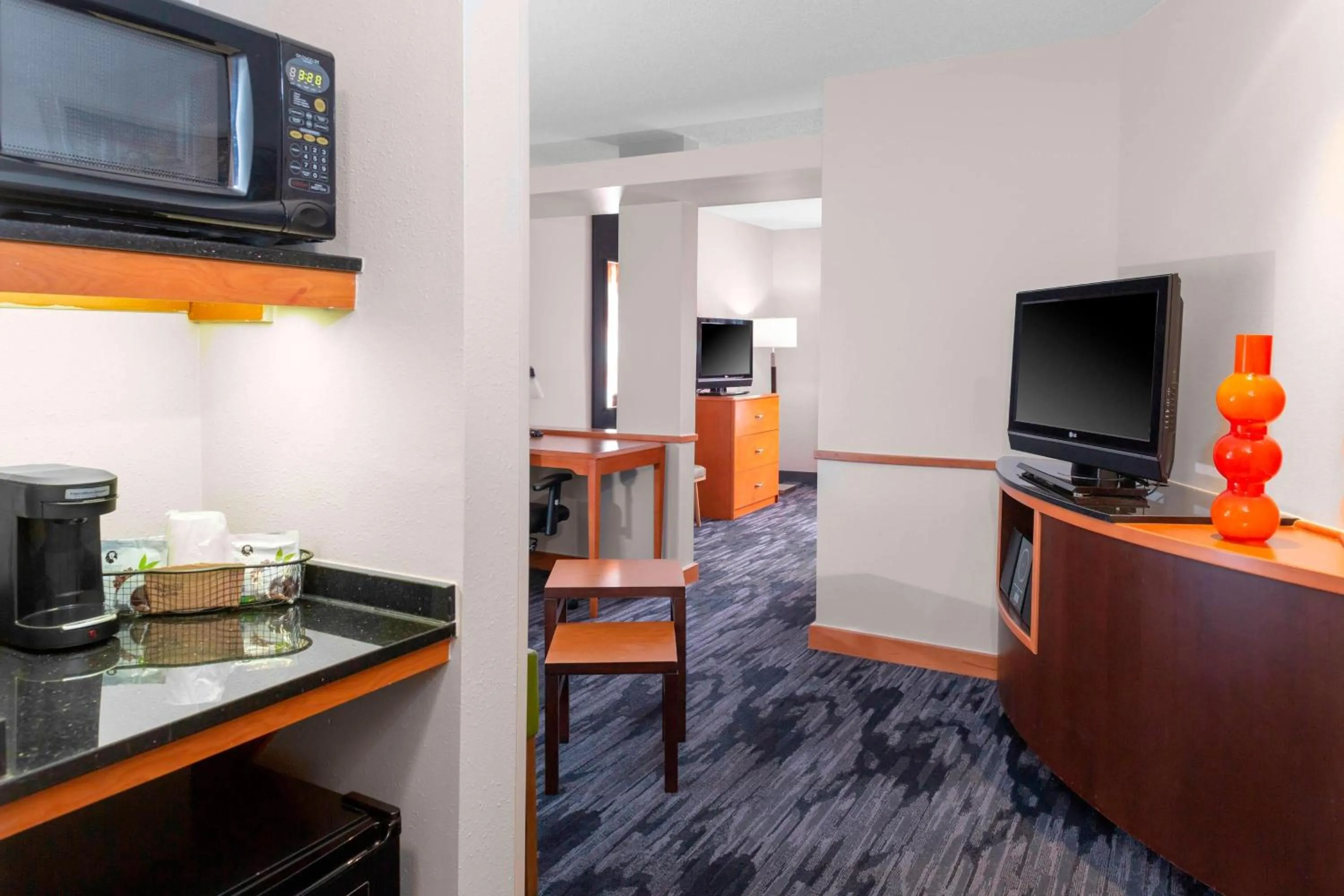 Photo of the whole room in Fairfield Inn and Suites by Marriott Gadsden