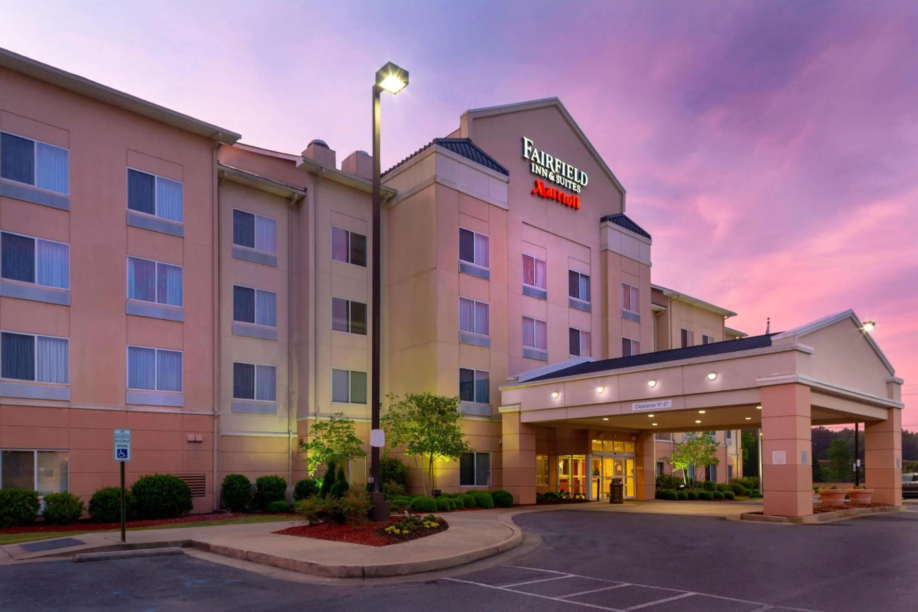 Property building in Fairfield Inn and Suites by Marriott Gadsden