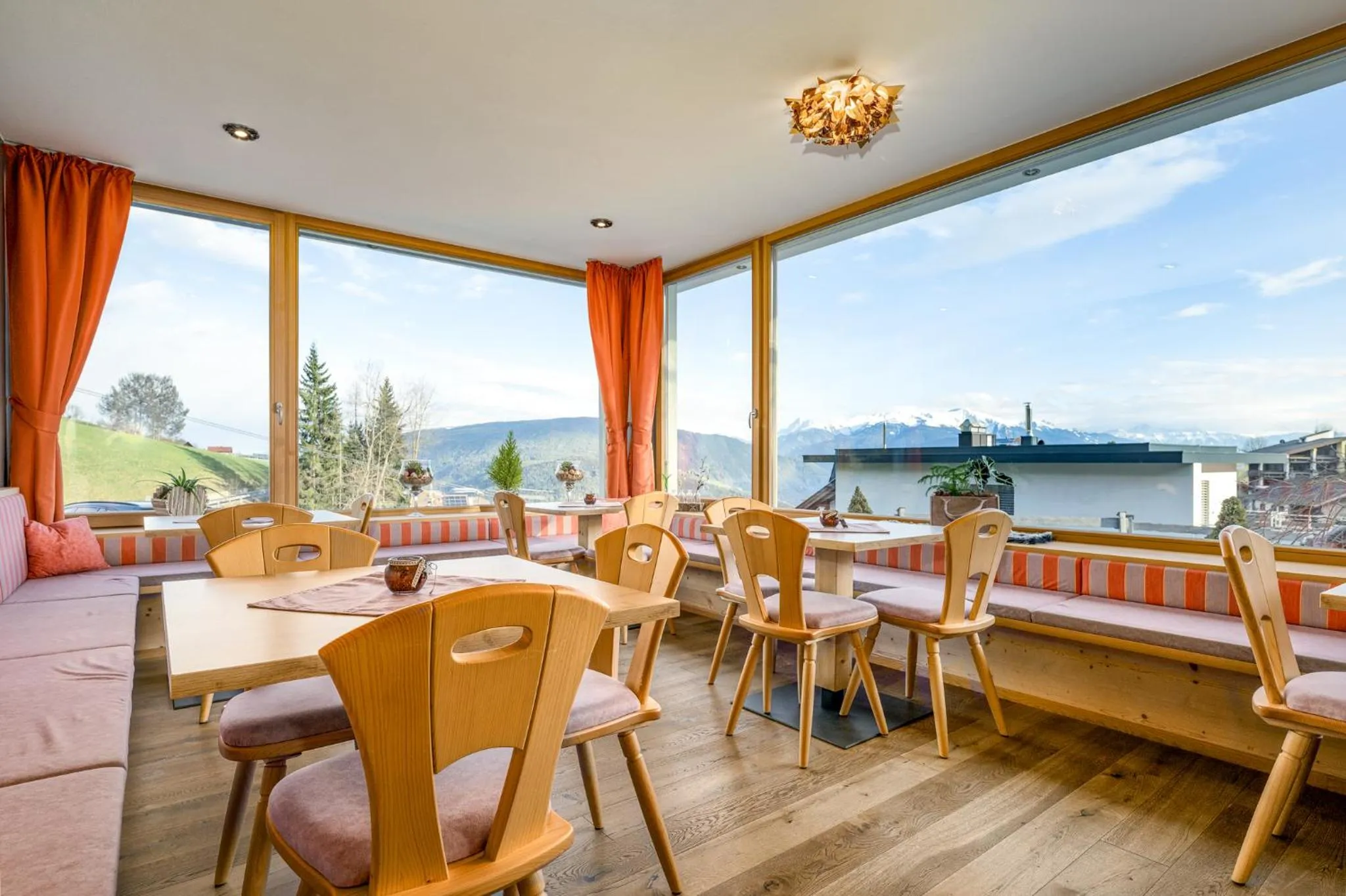 Communal lounge/ TV room in Hotel Schmiedhof