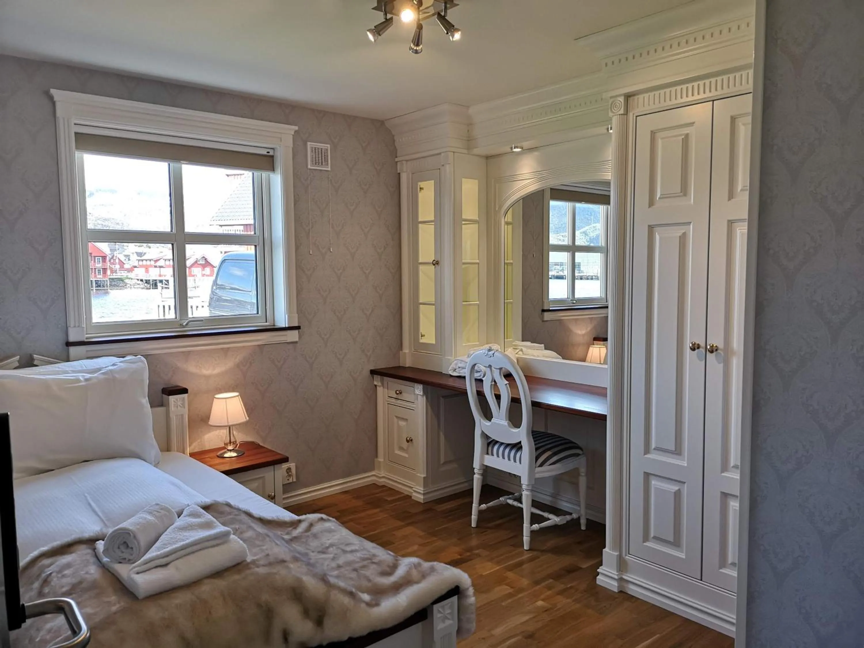 Bed in Rorbuanlegget Svolv¿Havn