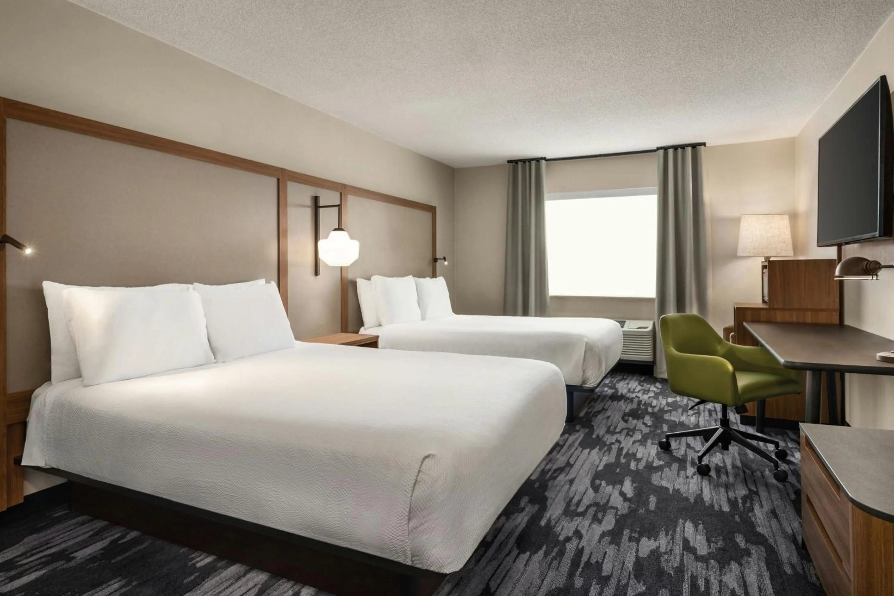 Photo of the whole room, Bed in Fairfield Inn & Suites Findlay