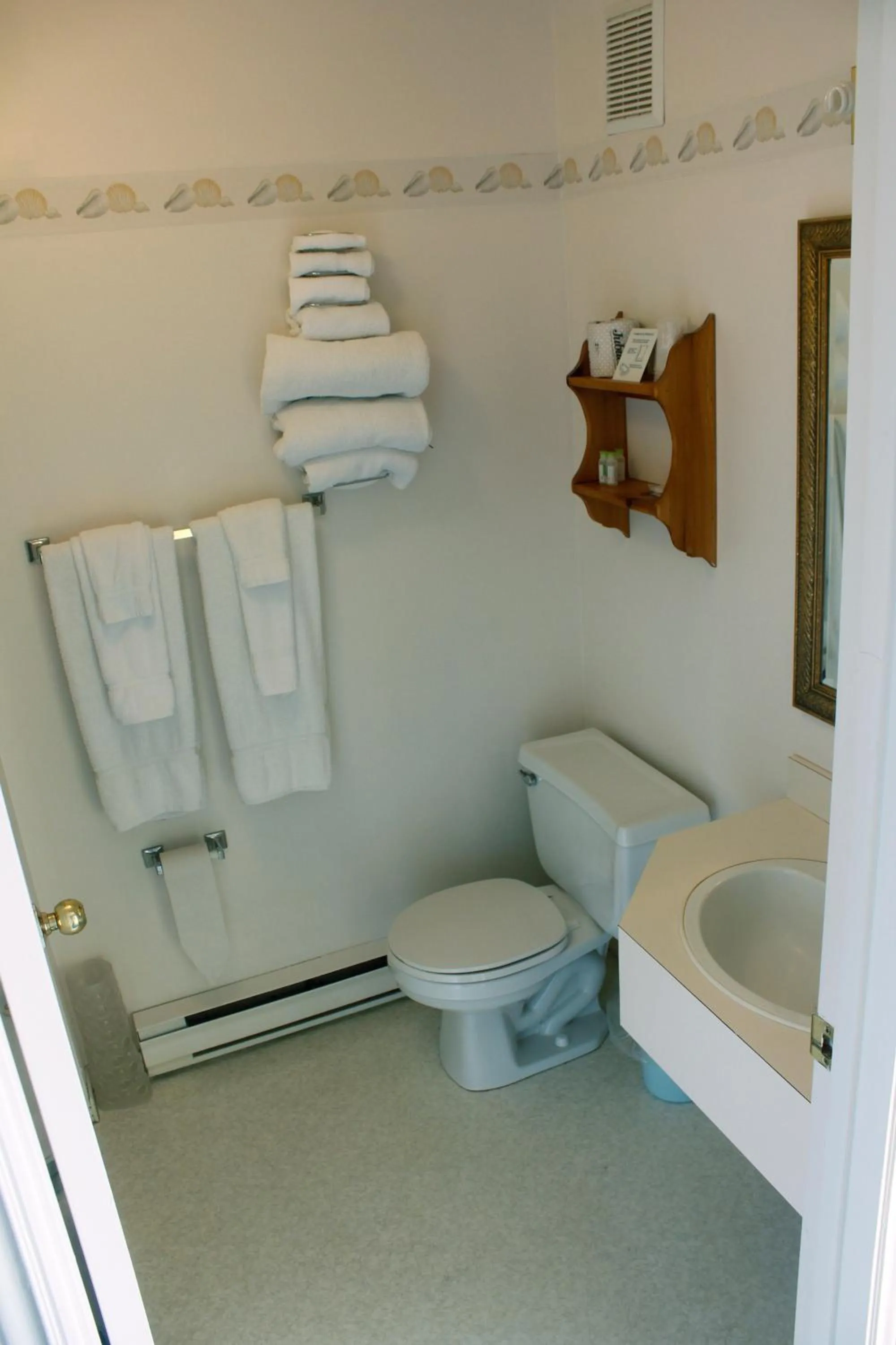 Bathroom in Brier Island Lodge