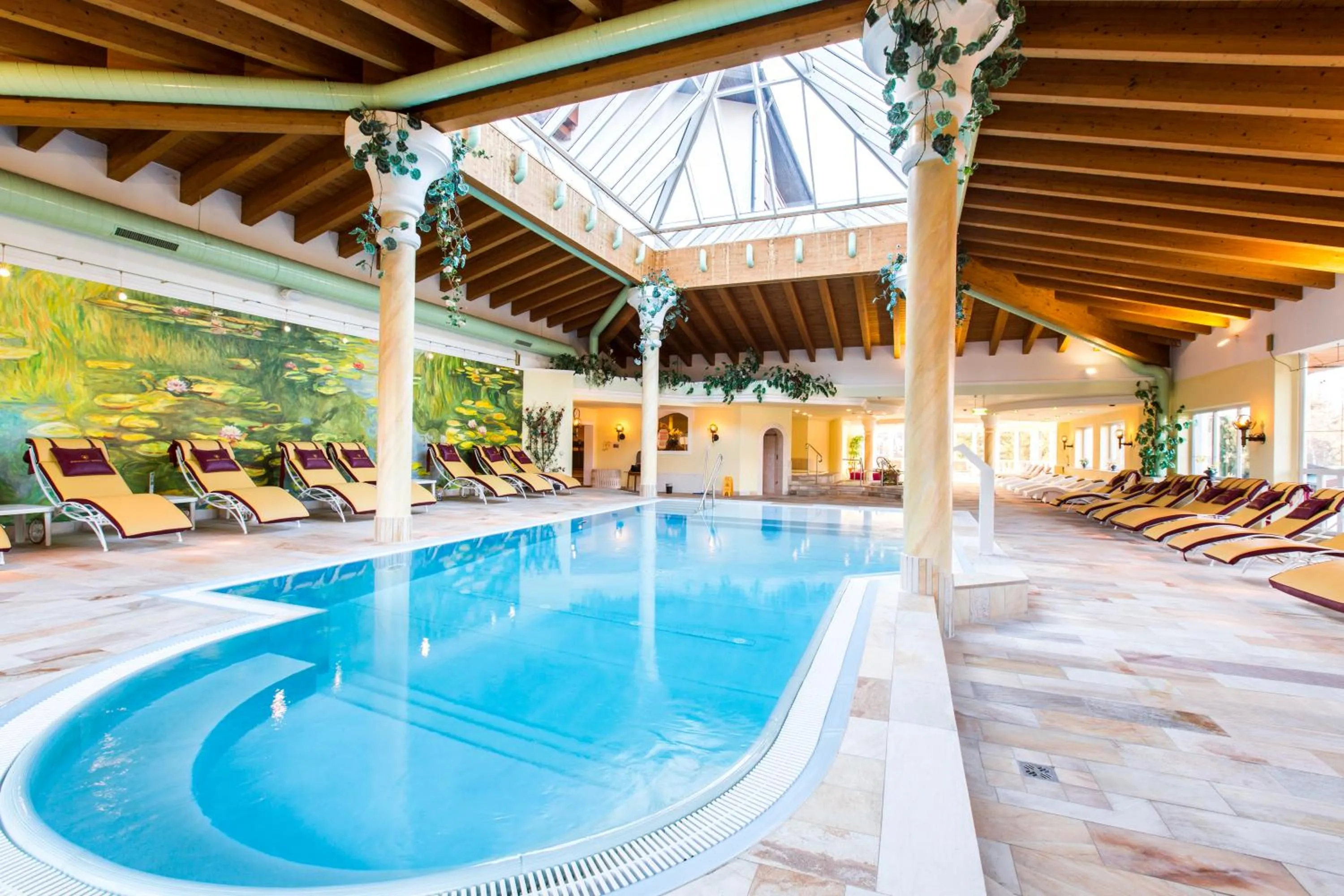 Swimming pool in Bergresort Seefeld
