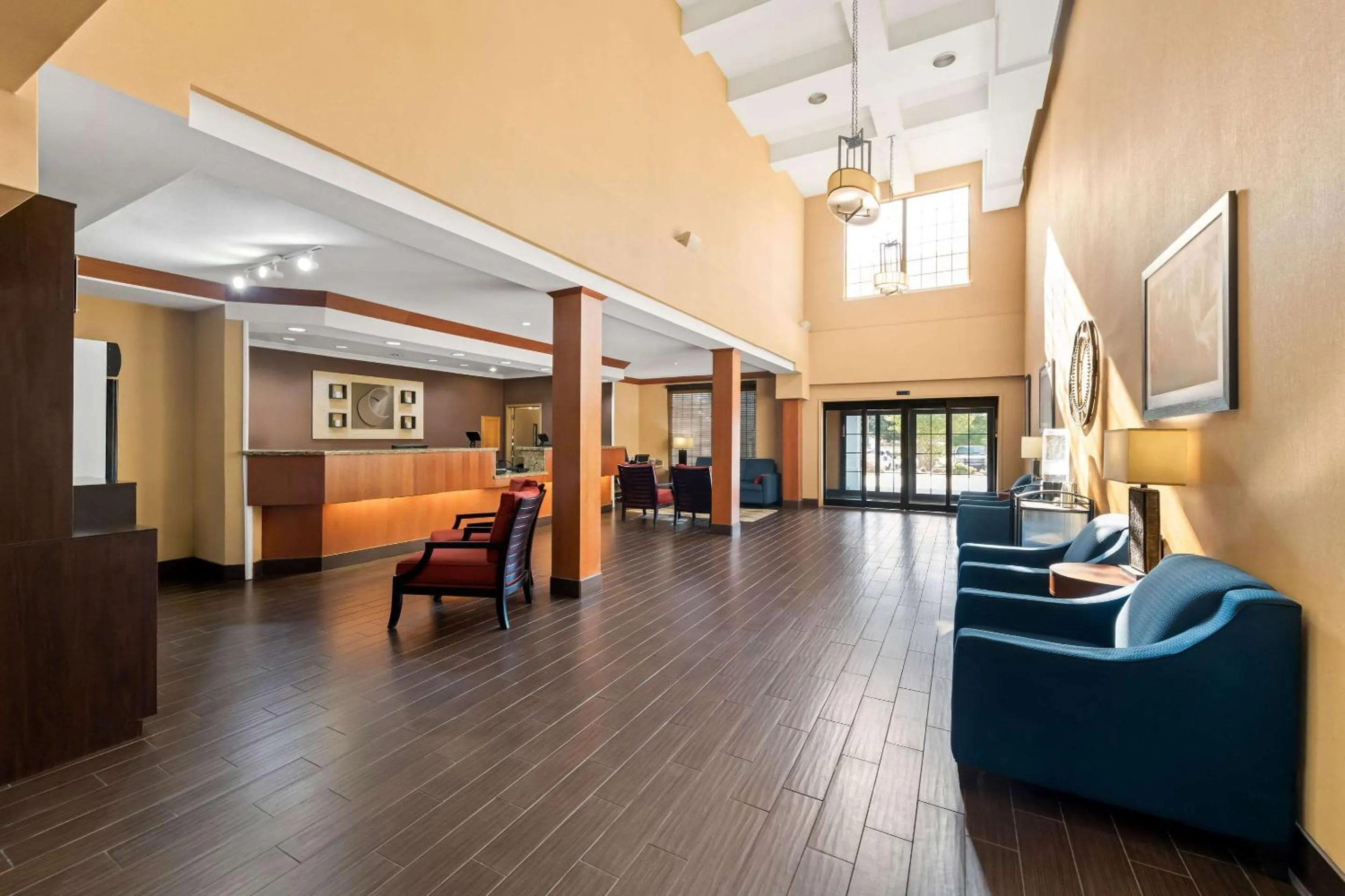 Lobby or reception in Comfort Suites Roanoke - Fort Worth North