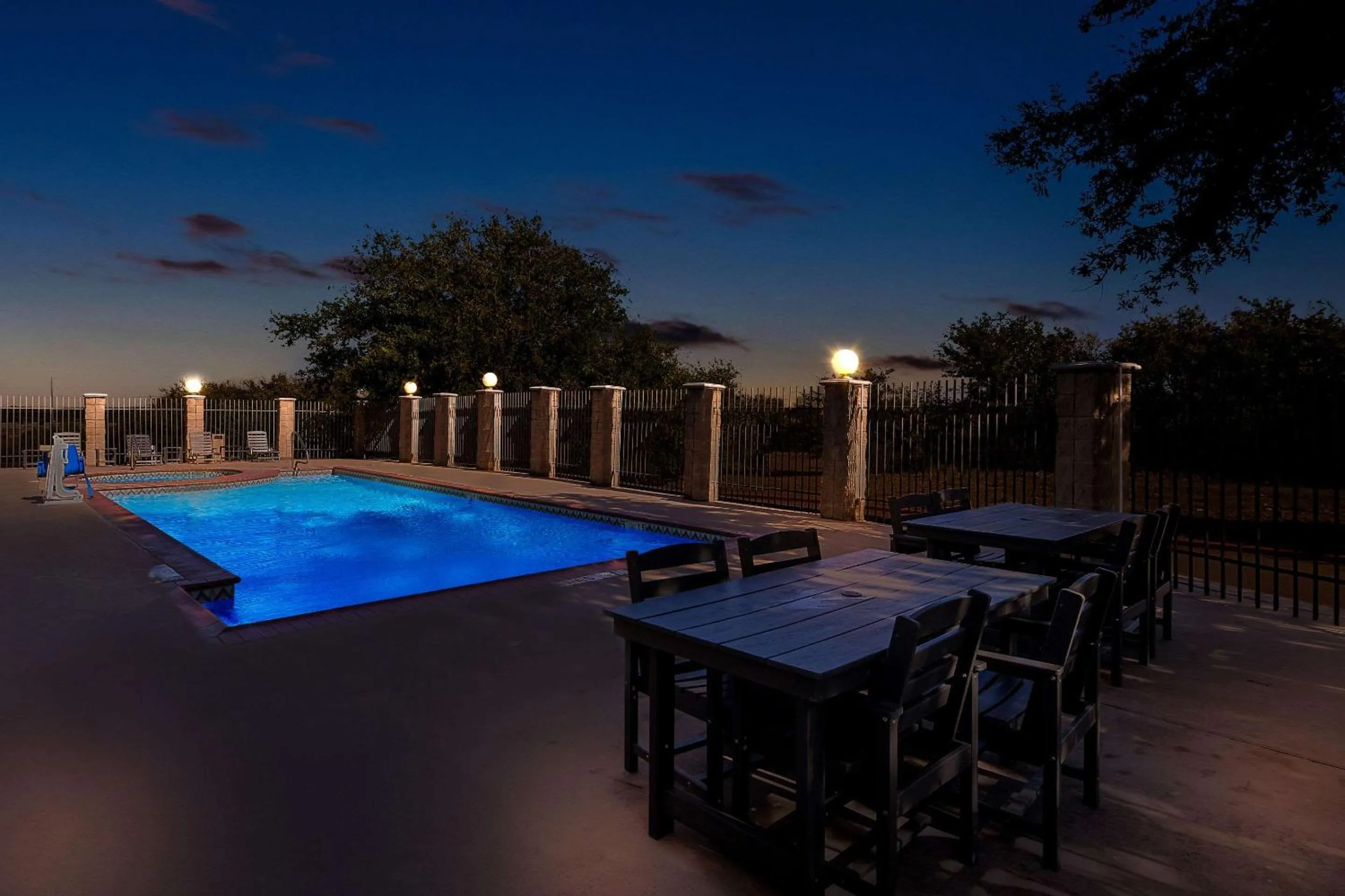 Property building in Comfort Suites Roanoke - Fort Worth North