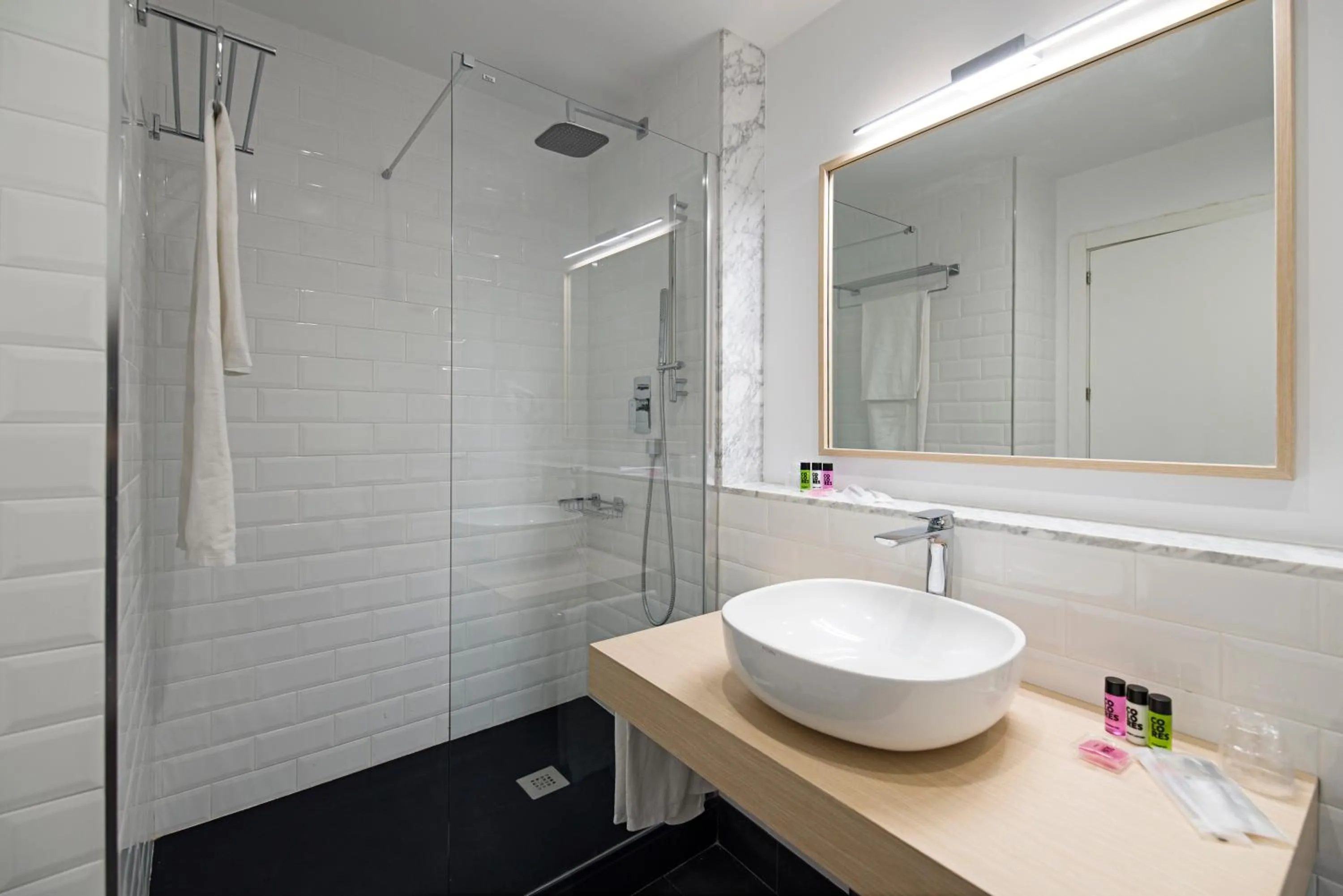 Bathroom in B&B HOTEL Apartamentos Madrid Centro Fuencarral 46