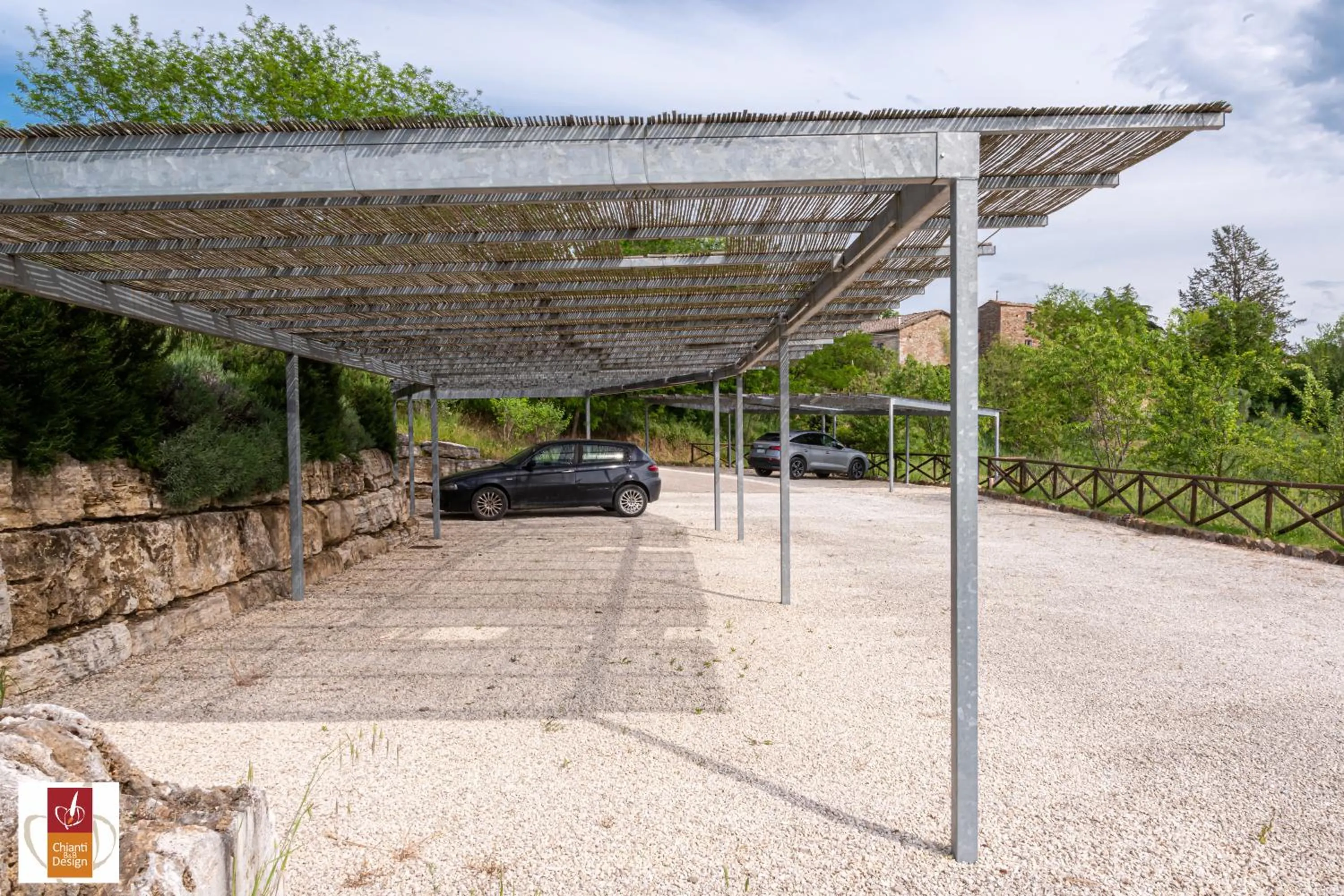 Parking in Chianti B&B Design infinity pool shared