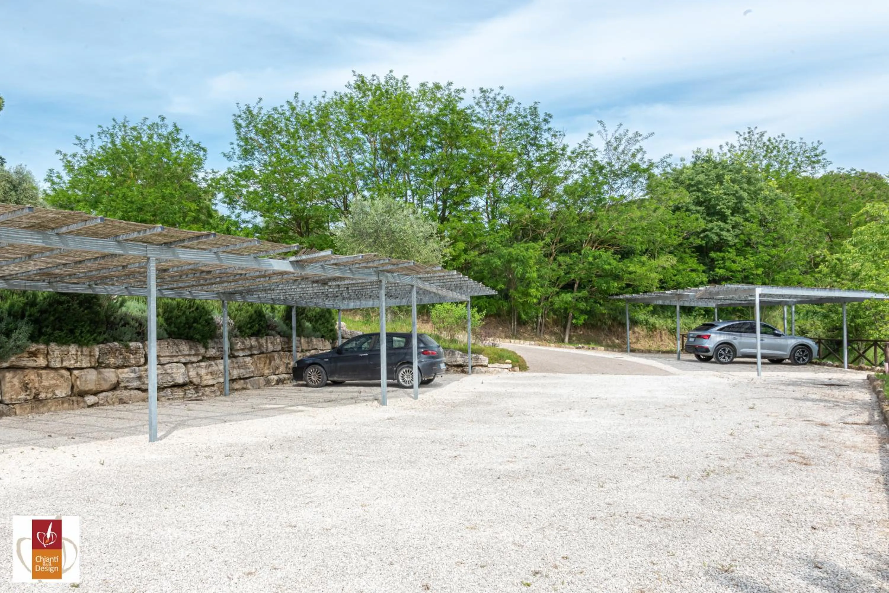 Parking in Chianti B&B Design infinity pool shared