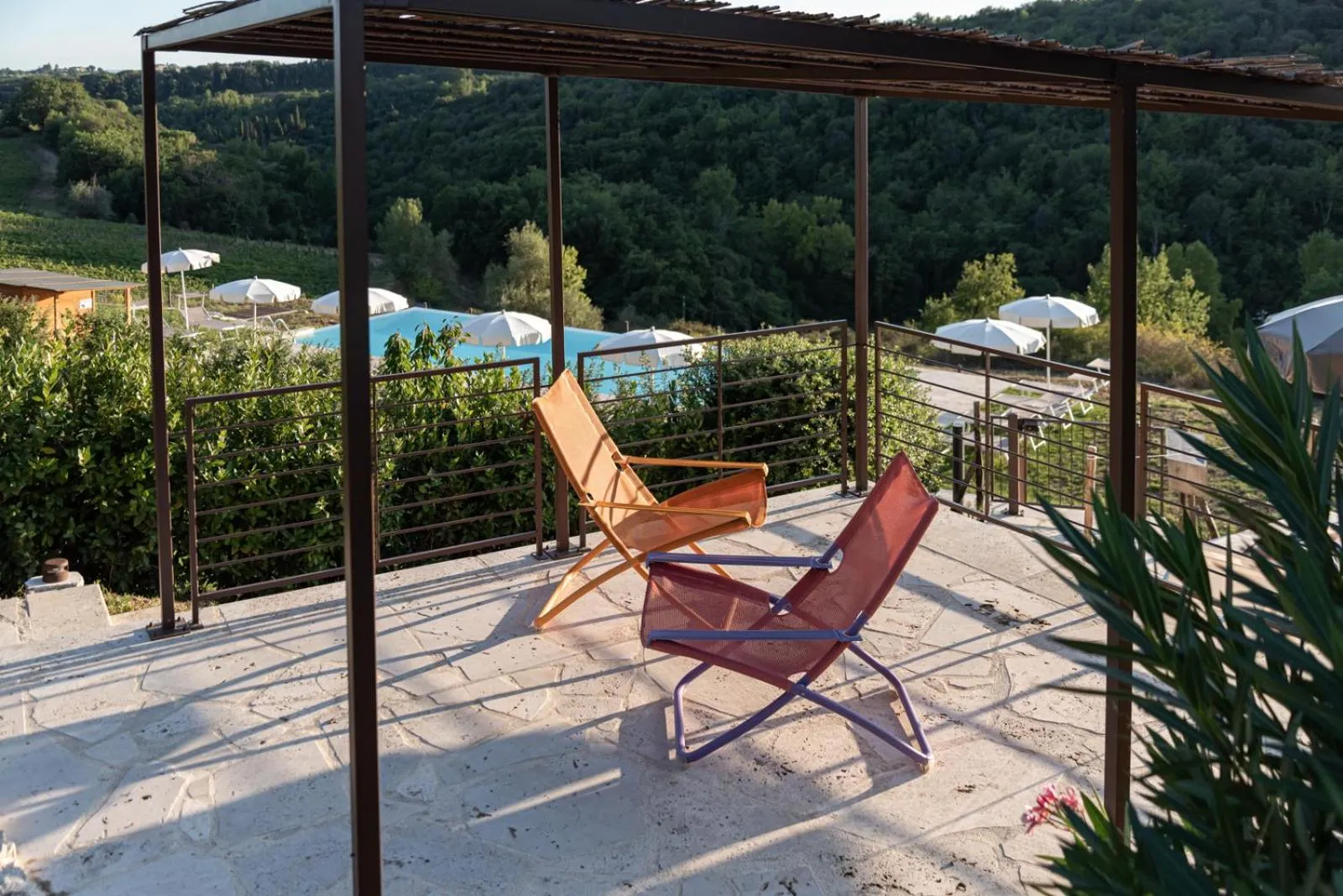 Chianti B&B Design infinity pool shared