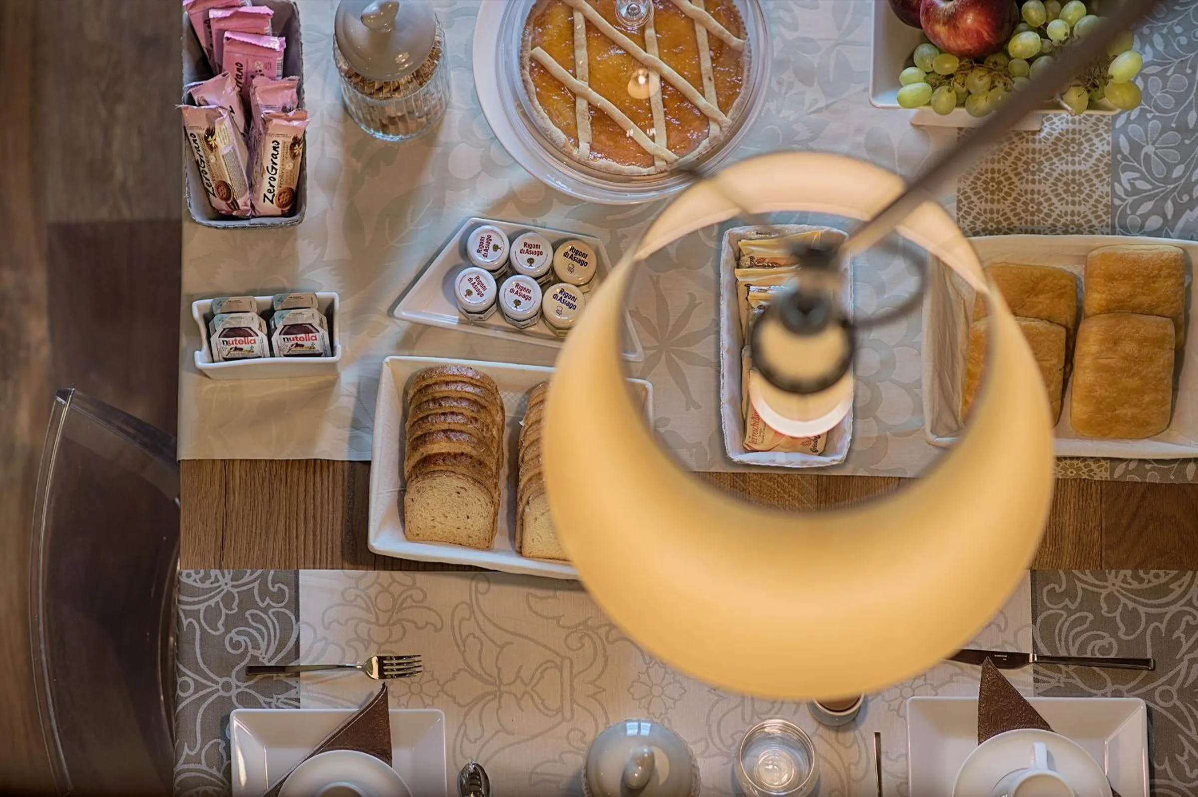 Food close-up in Chianti B&B Design infinity pool shared