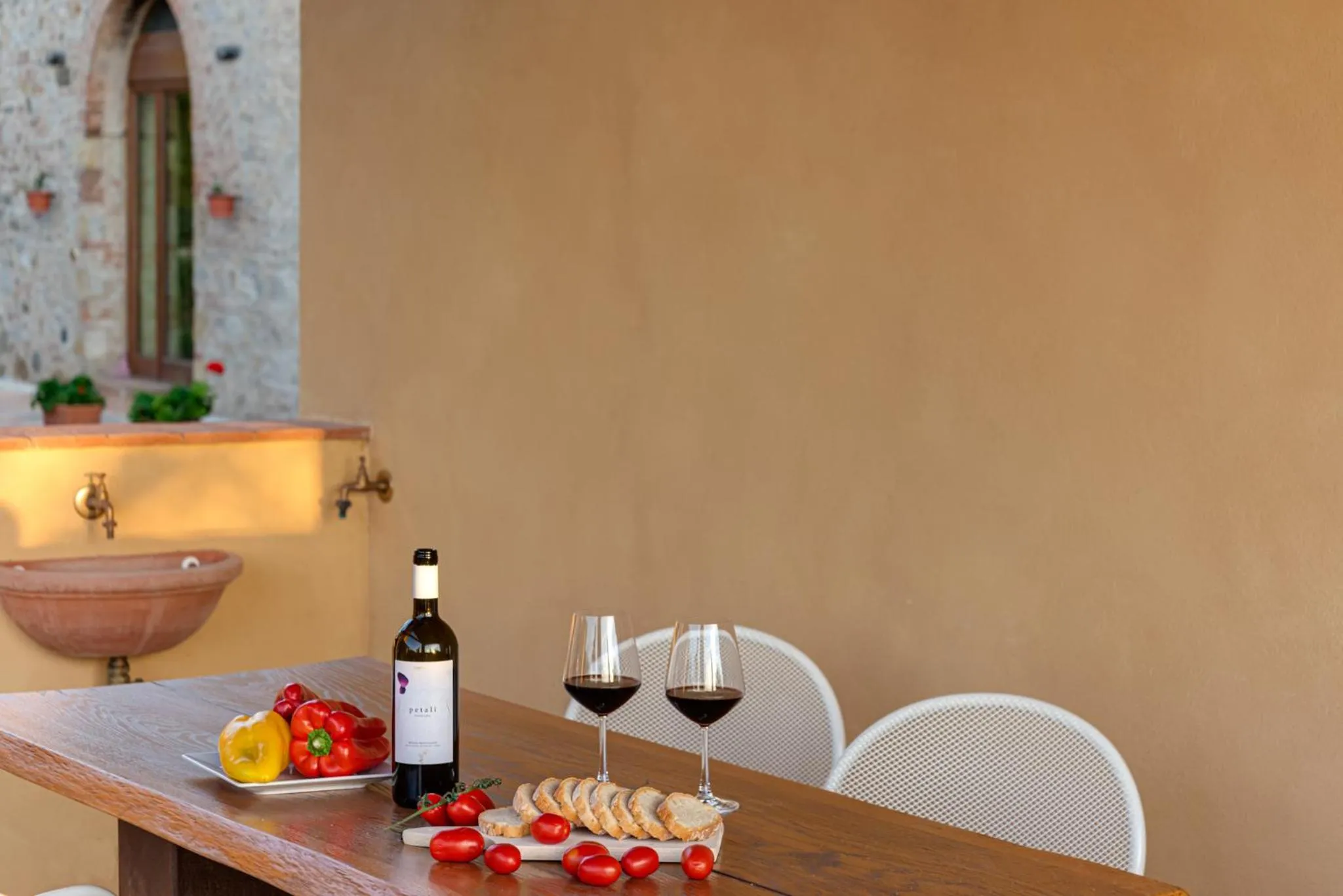 Property building in Chianti B&B Design infinity pool shared