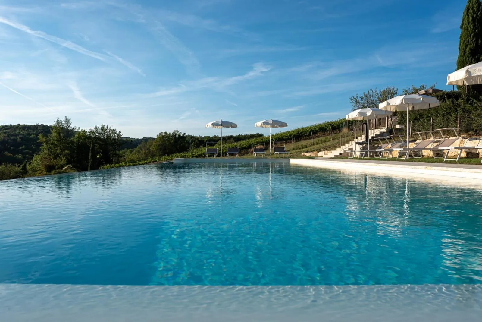 Chianti B&B Design infinity pool shared