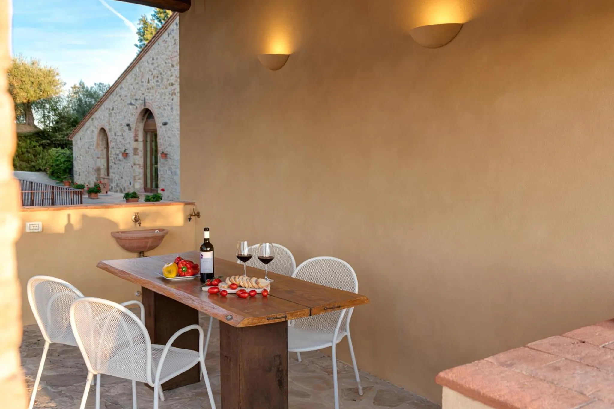 Property building in Chianti B&B Design infinity pool shared