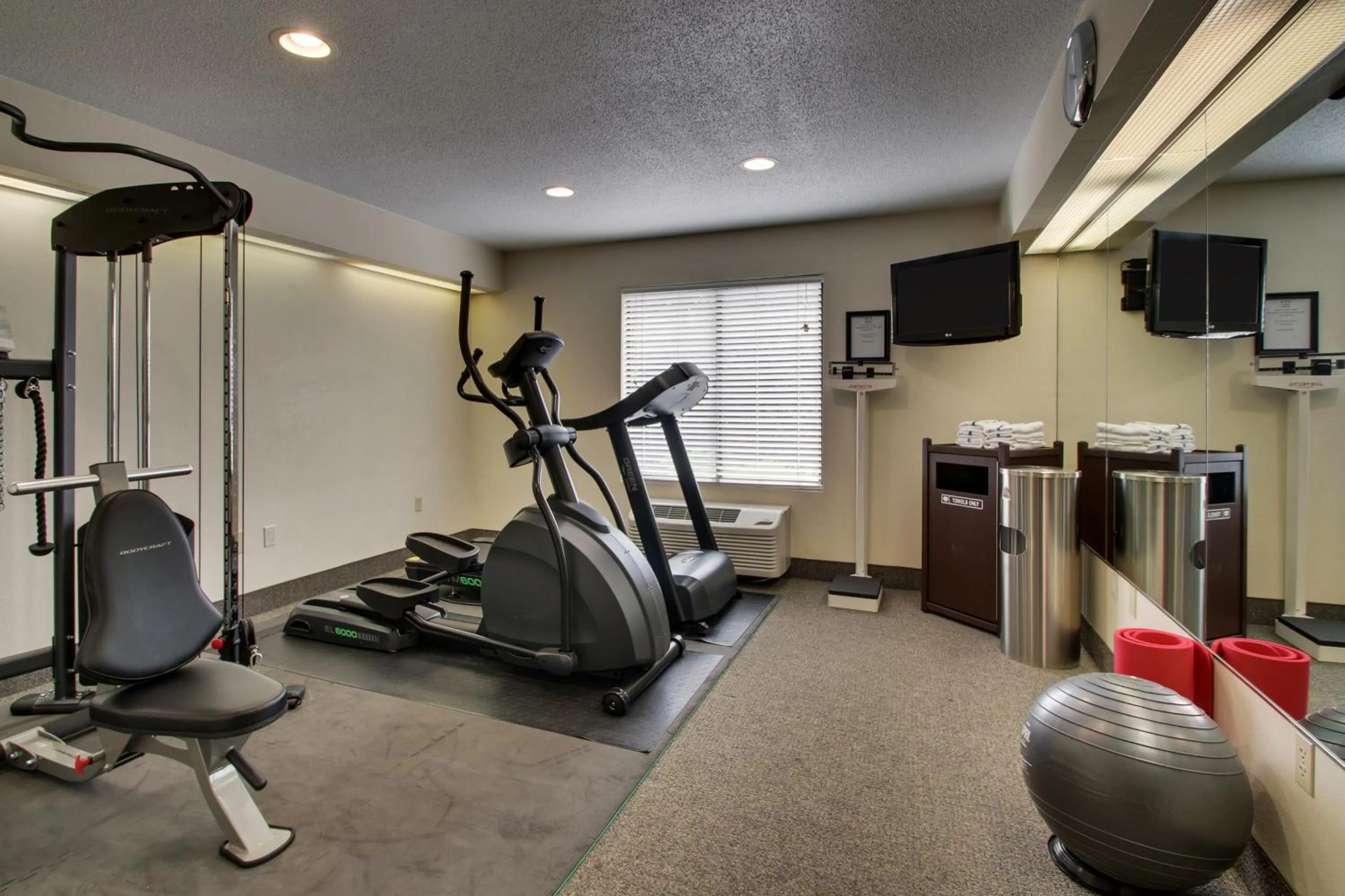 Breakfast in Greenfield Inn & Suites Owensboro, KY Airport