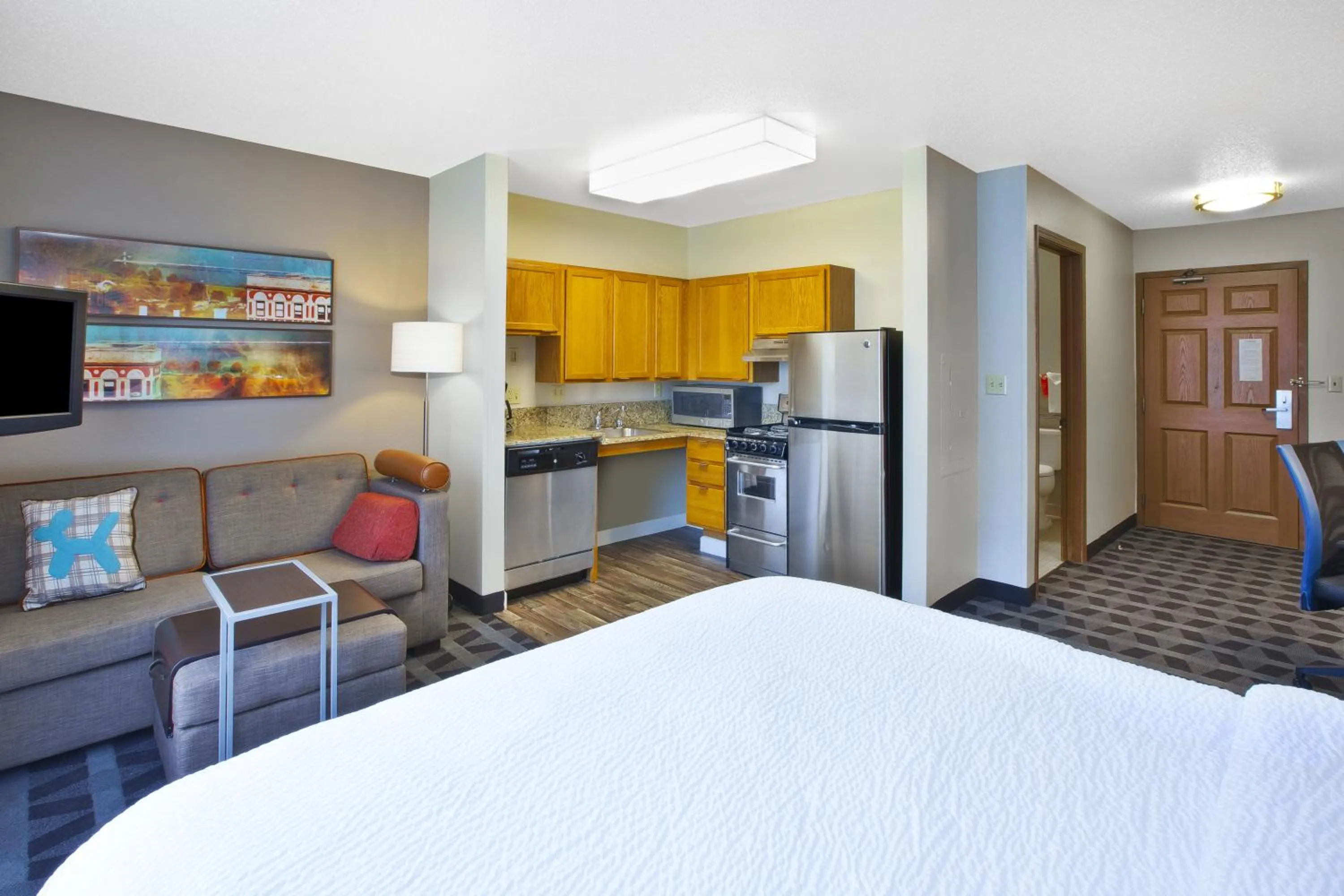 Bedroom, Bed in TownePlace Suites by Marriott Brookfield