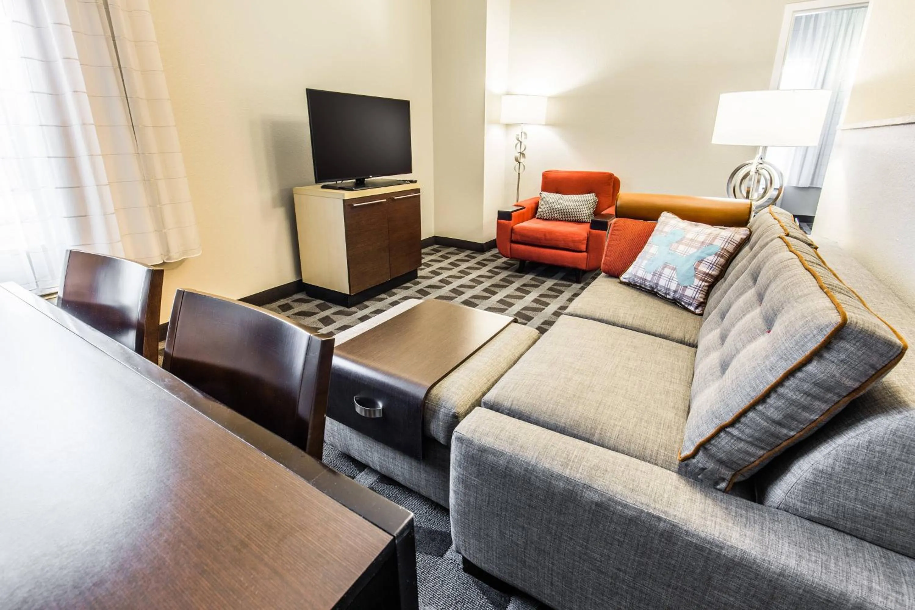 Living room in TownePlace Suites by Marriott Gilford