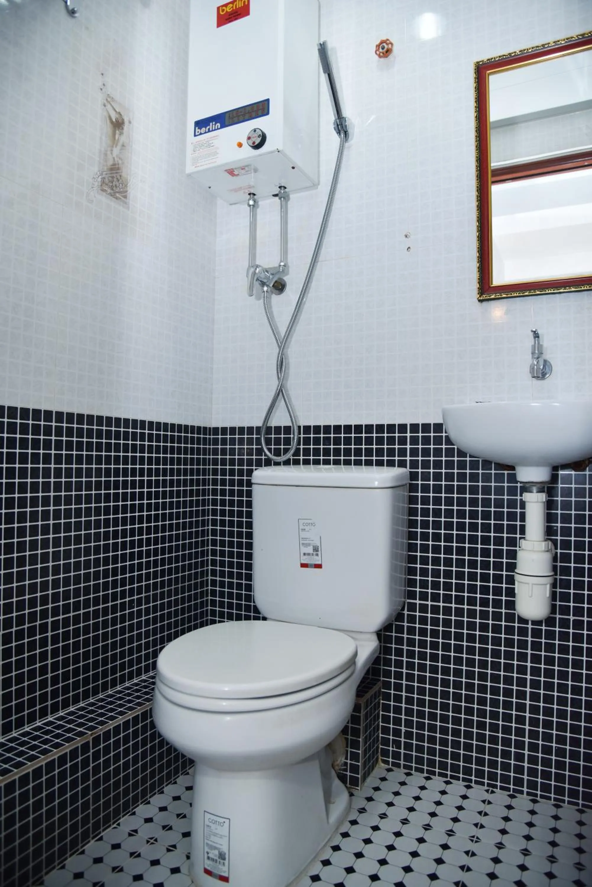 Shower in David Lounge