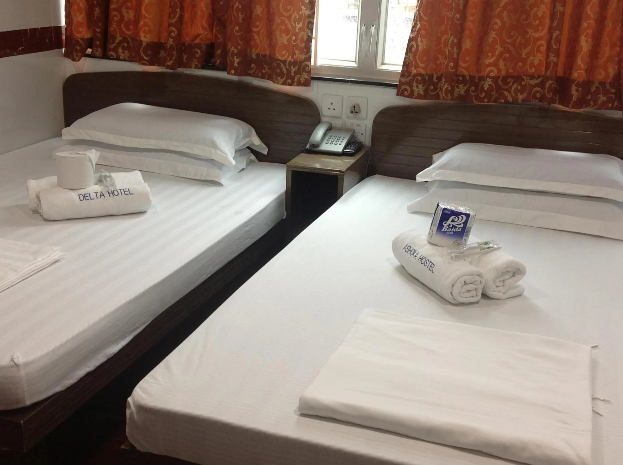 Bedroom, Bed in David Lounge