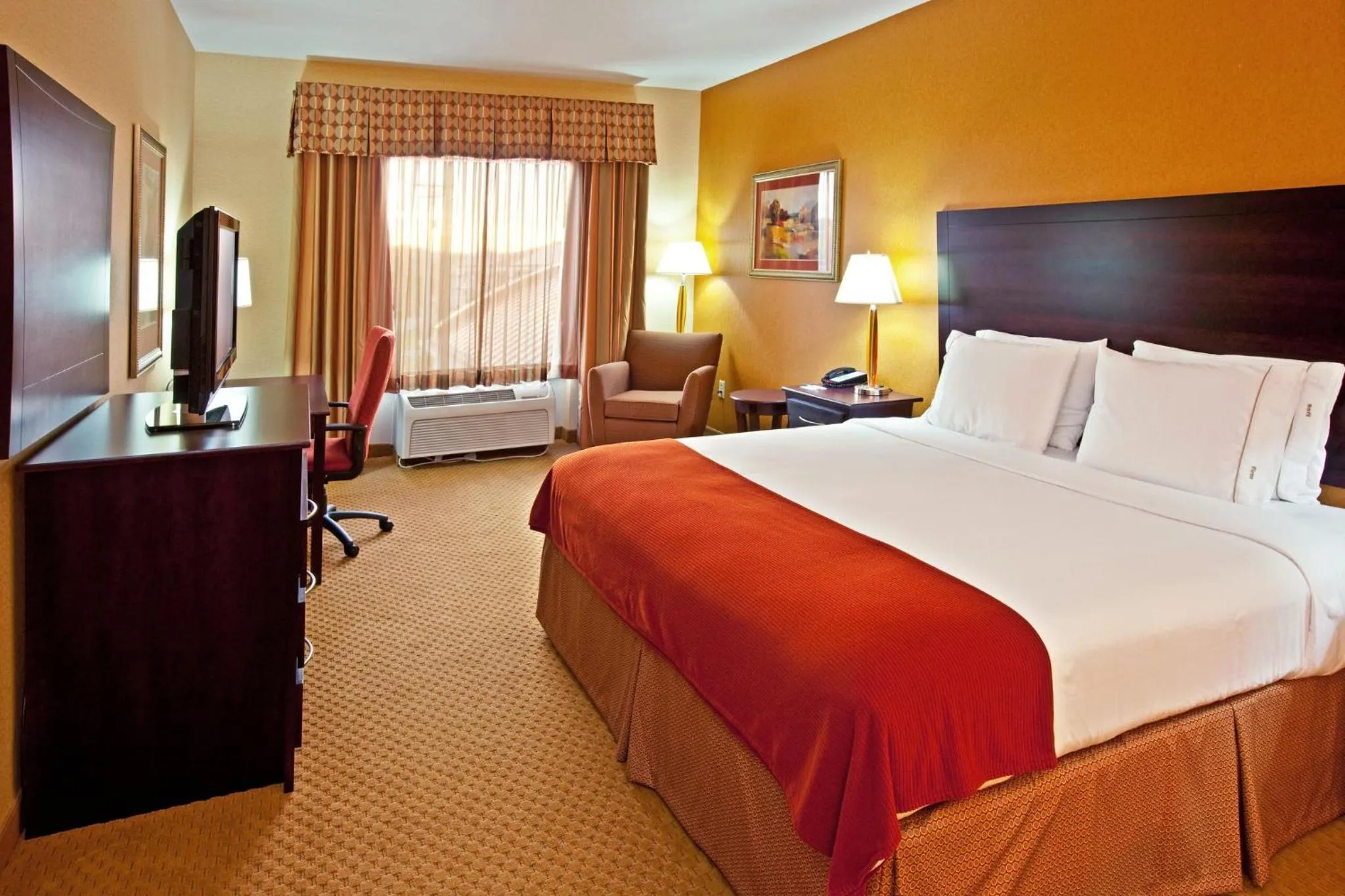 Photo of the whole room, Bed in Holiday Inn Express Hotel & Suites Franklin by IHG