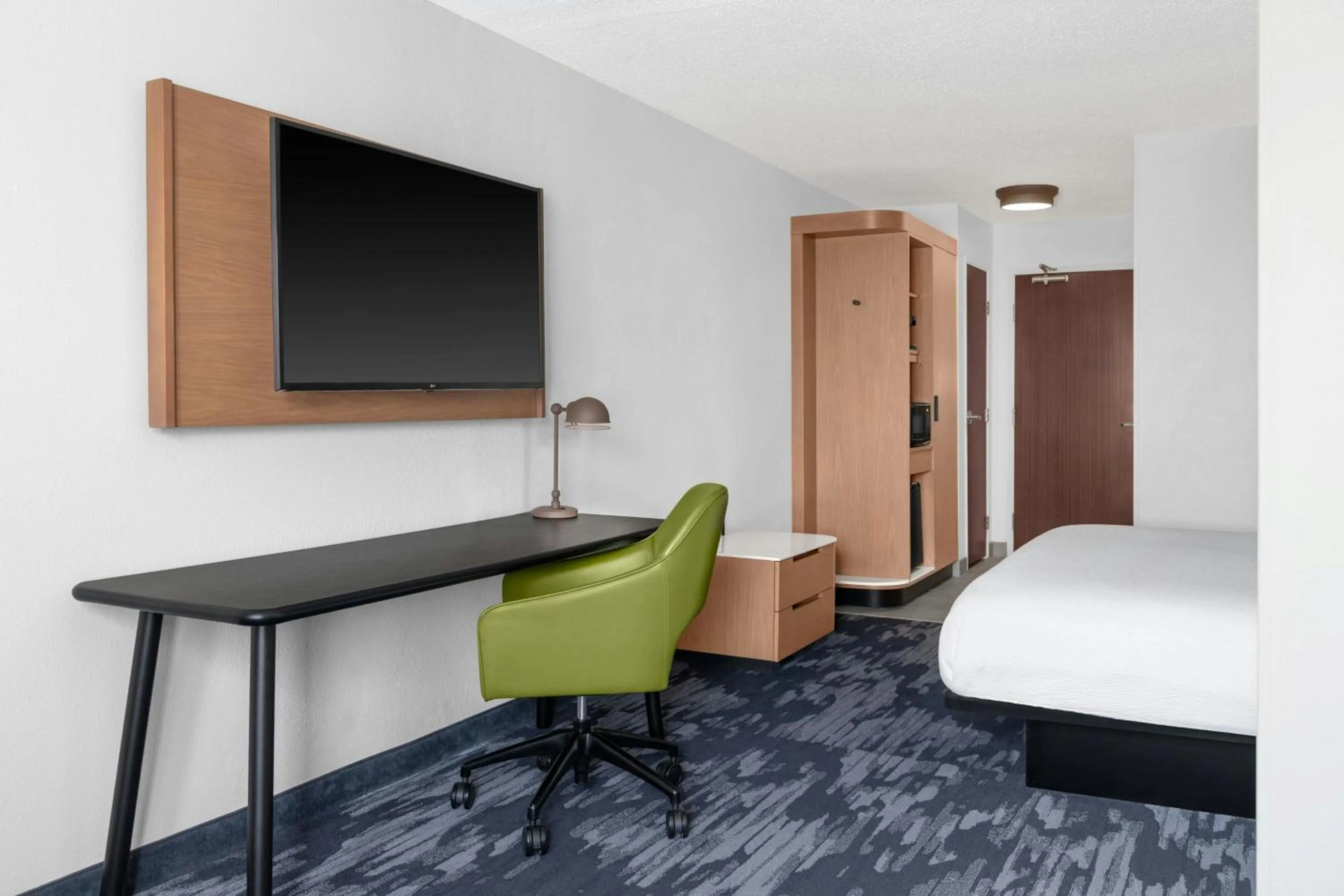 Photo of the whole room, Bed in Fairfield Inn & Suites Jackson