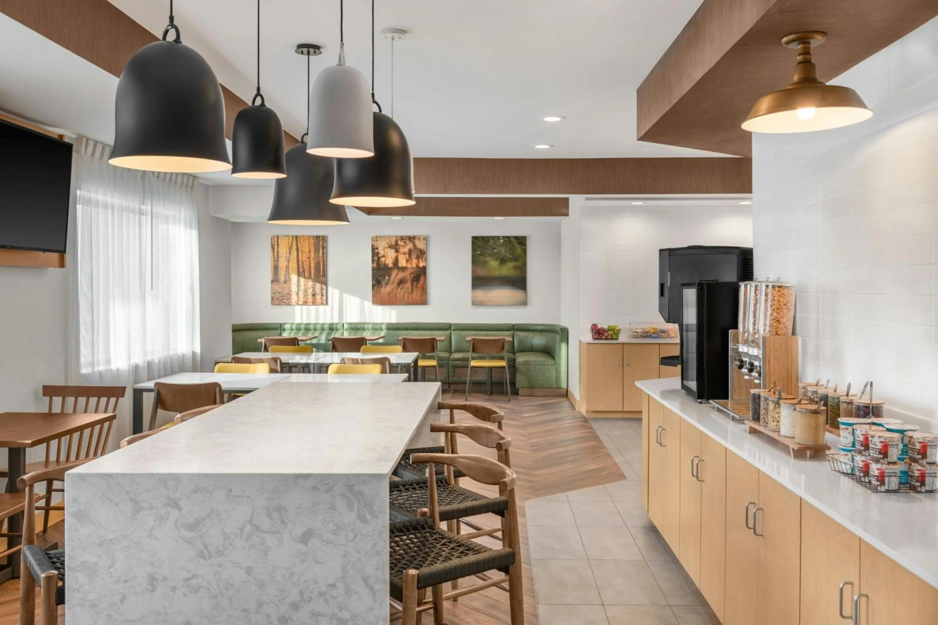 Breakfast in Fairfield Inn & Suites Jackson