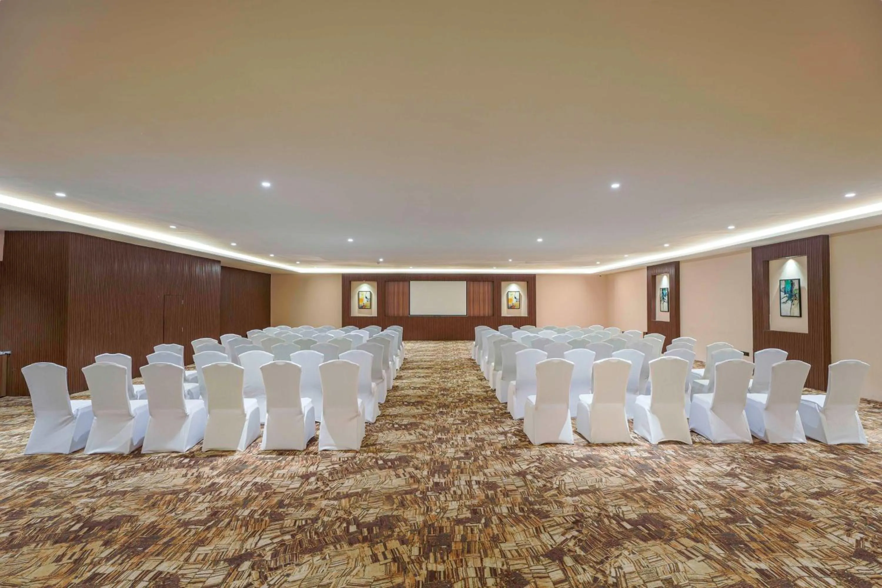 Meeting/conference room in Radisson Blu Plaza Resort & Convention Centre Karjat