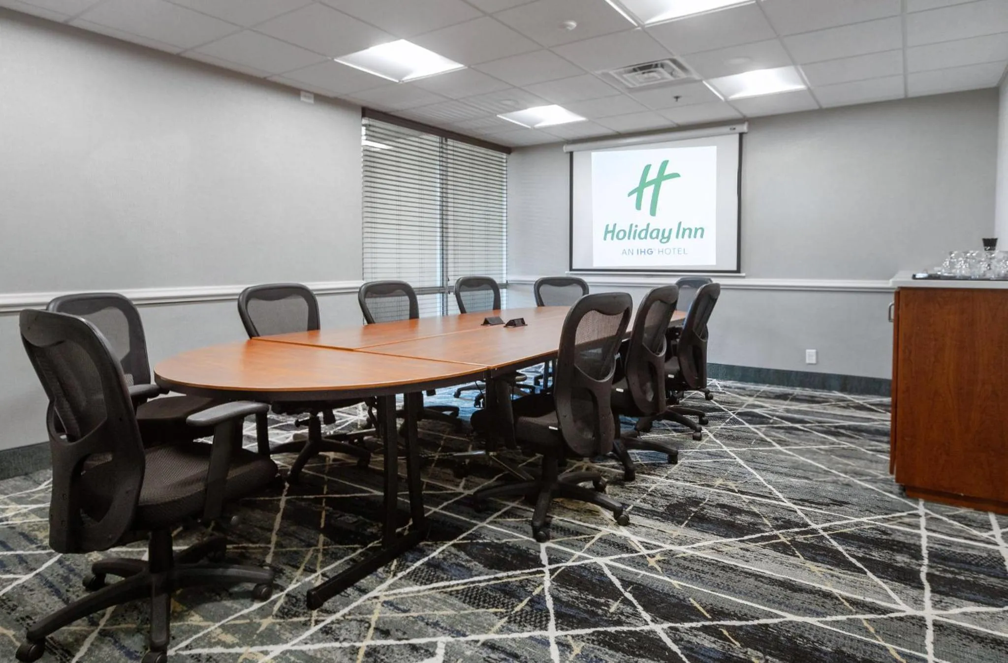 Meeting/conference room in Holiday Inn Sioux Falls-City Center by IHG