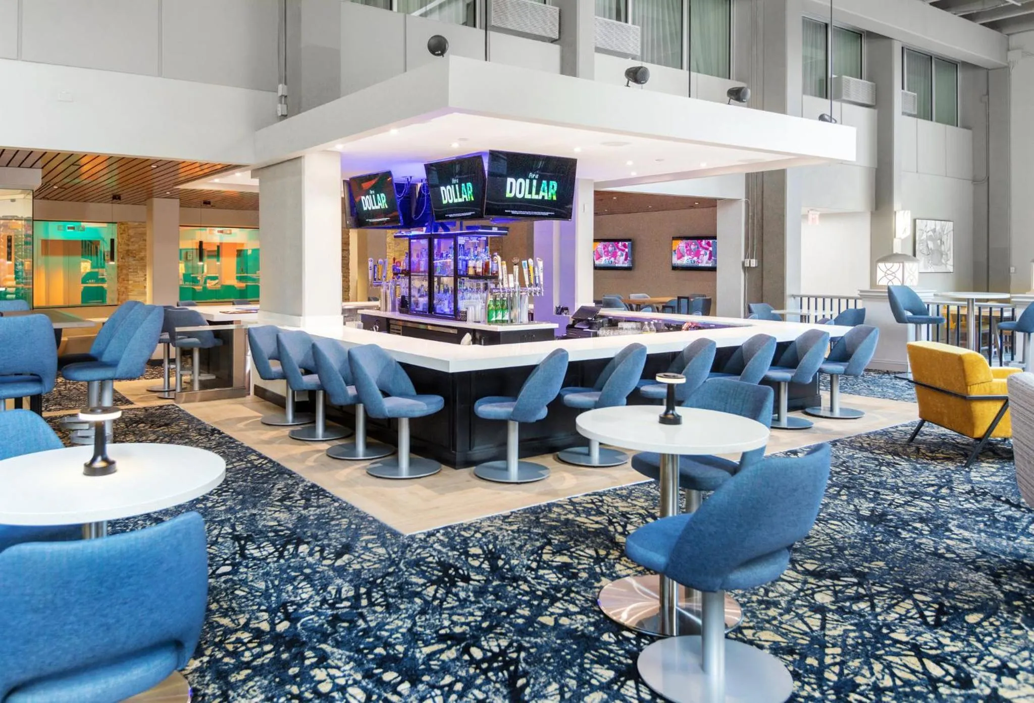Lounge or bar in Holiday Inn Sioux Falls-City Center by IHG
