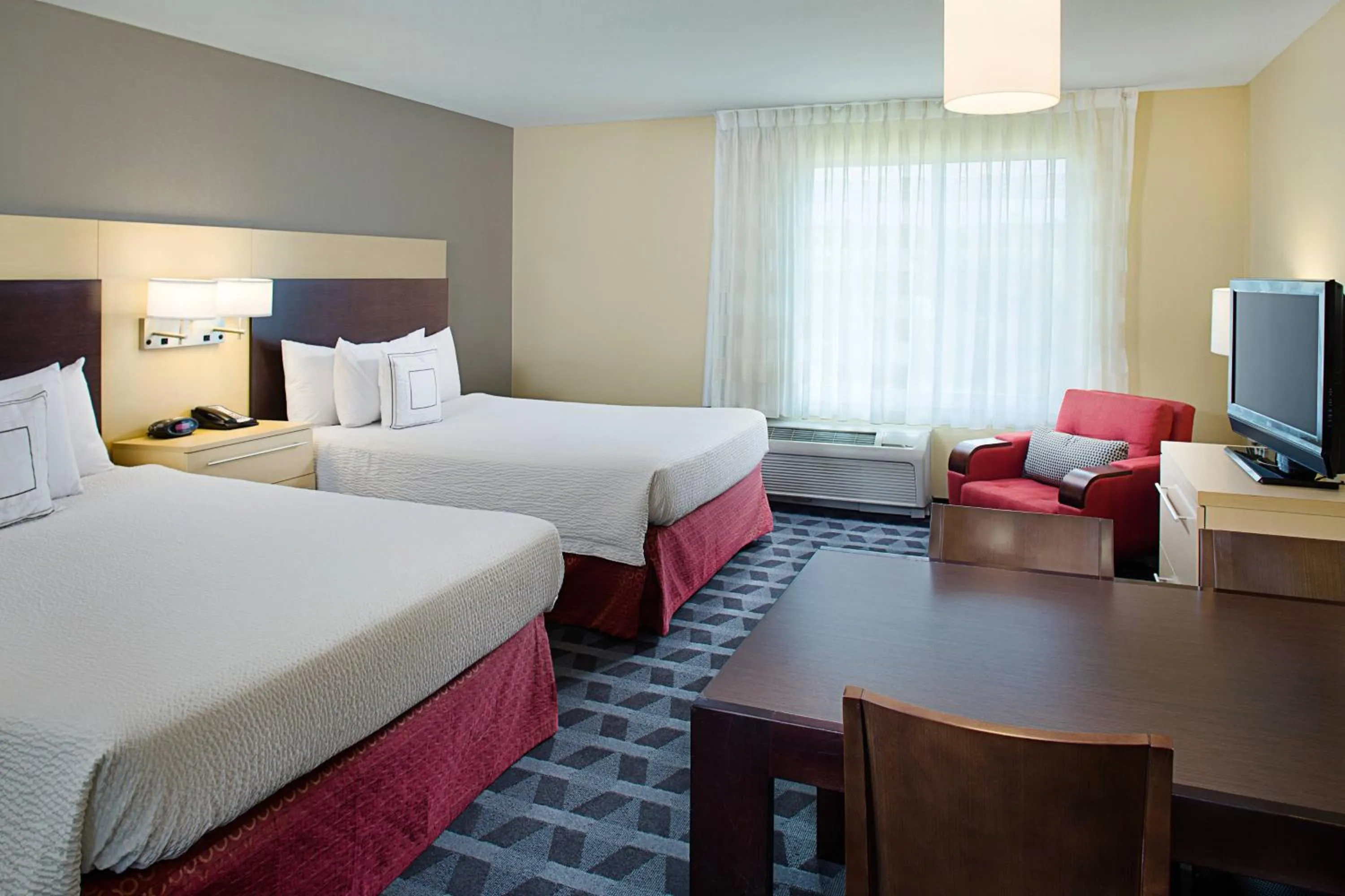 Photo of the whole room, Bed in TownePlace Suites by Marriott Fayetteville N / Springdale
